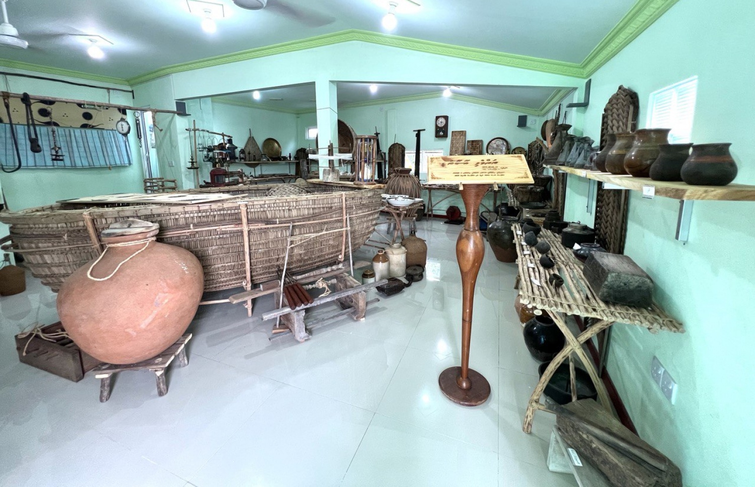 ރަށްވެހި އާސާރު- މިތަނުގައި 100 އަށް ވުރެ ގިނަ އަހަރުވީ ތަކެތި އެބަހުރި- ފޮޓޯ: މިހާރު