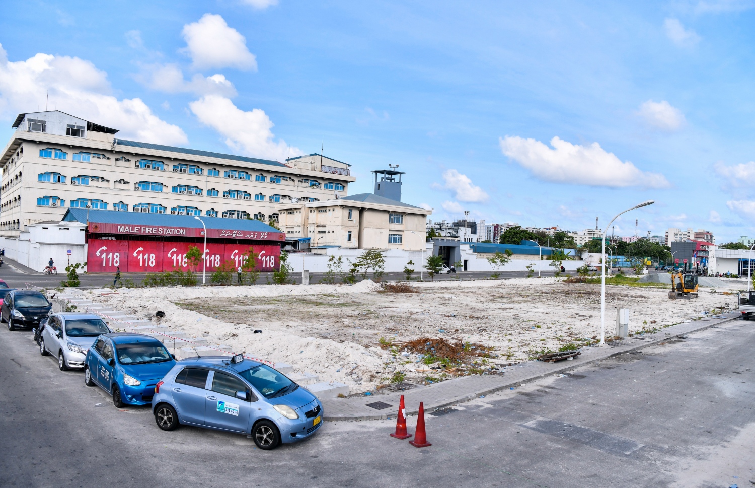 ތިލަމާލެ ބްރިޖުގެ މަސައްކަތް ފެށުމަށް އިންޑަސްޓްރިއަލް ވިލެޖުން ހުސްކުރި ބިން.-- ފޮޓޯ: ފަޔާޒް މޫސާ / މިހާރު