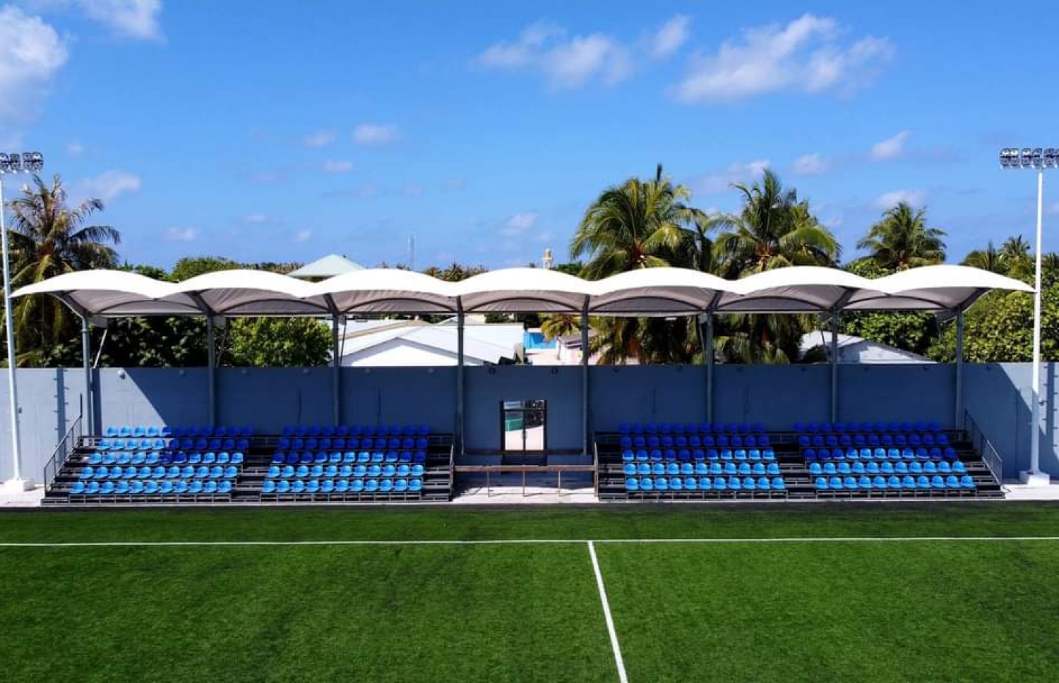 އަލިފުށީގެ ފުޓުބޯޅަ ދަނޑު: ޕްރެޒިޑެންޓްސް ކަޕްގެ ފައިނަލް މެޗާއެކު މި ދަނޑު ވެސް ރަސްމީކޮށް ހުޅުވާނެ.