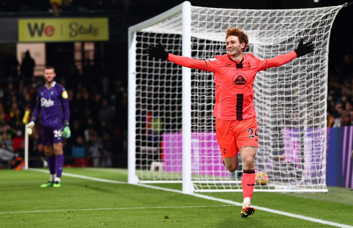 ނޯރިޗްގެ ޖޯޝް ސާޖަންޓް ނަޓްފޯޑް ކޮޅަށް ލަނޑު ޖެހުމަށް ފަހު.-- ފޮޓޯ: އޭއެފްޕީ