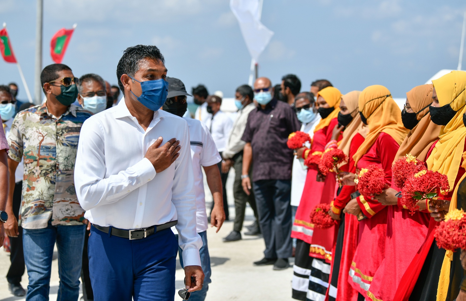 ޕްރެޒިޑެންޓްސް ކަޕް ފައިނަލަށް ނާއިބު ރައީސް ފައިސަލް ނަސީމް ވަޑައިގަތުމުން އެރަށުން މަރުހަބާ ދަންނަވަނީ--. ފޮޓޯ: ނިޝާން އަލީ/މިހާރު