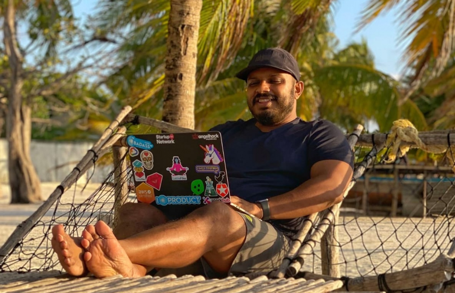 ރާއްޖޭގައި ޓެކްނޮލޮޖީގެ ދާއިރާގައި މަޝްހޫރު އަހުމަދު ރިޔަޒީ މުހައްމަދު (ޑާޑި): އޭނާ އަކީ އެލައިޑްގެ ކުރީގެ ޖެނެރަލް މެނޭޖަރު.