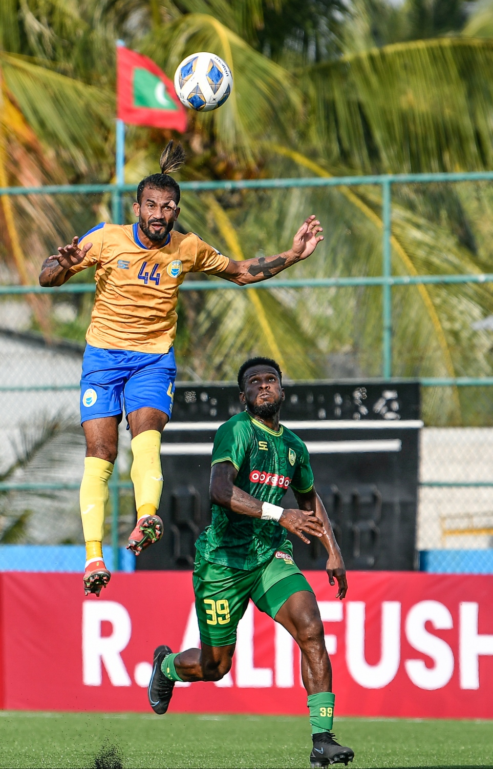 ރ. އަލިފުށީގައި ކުޅުނު ޕްރެޒިޑެންޓްސް ކަޕް ފައިނަލް ތެރެއިން، އިތުރު ވަގުތުގެ ދެހާފު ކުޅެ މާޒިޔާގެ މައްޗަށް 2-1 ގެ ނަތީޖާ އަކުން ކާމިޔާބު ހޯދައި ޕްރެޒިޑެންޓްސް ކަޕުގެ ޗެމްޕިއަންކަން ވެލެންސިއާއިން ވަނީ ހޯދާފައި--. ފޮޓޯ: ނިޝާން އަލީ/މިހާރު