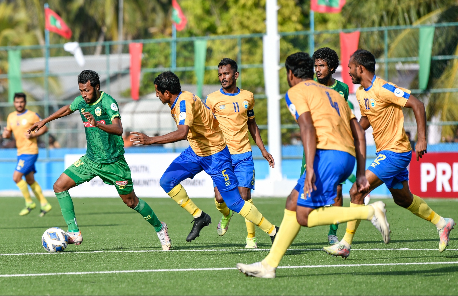 ރ. އަލިފުށީގައި ކުޅުނު ޕްރެޒިޑެންޓްސް ކަޕް ފައިނަލް ތެރެއިން: މާޒިޔާ ބަލިކޮށް މުބާރާތުގެ ޗެމްޕިއަންކަން ހޯދީ ވެލެންސިއާ --. ފޮޓޯ: ނިޝާން އަލީ | މިހާރު