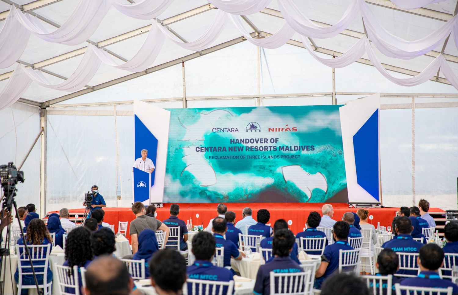 ސެންޓާރާ ޕްރޮޖެކްޓް ހަވާލުކުރަން ބޭއްވި ރަސްމިއްޔާތު--ފޮޓޯ:އެމްޓީސީސީ