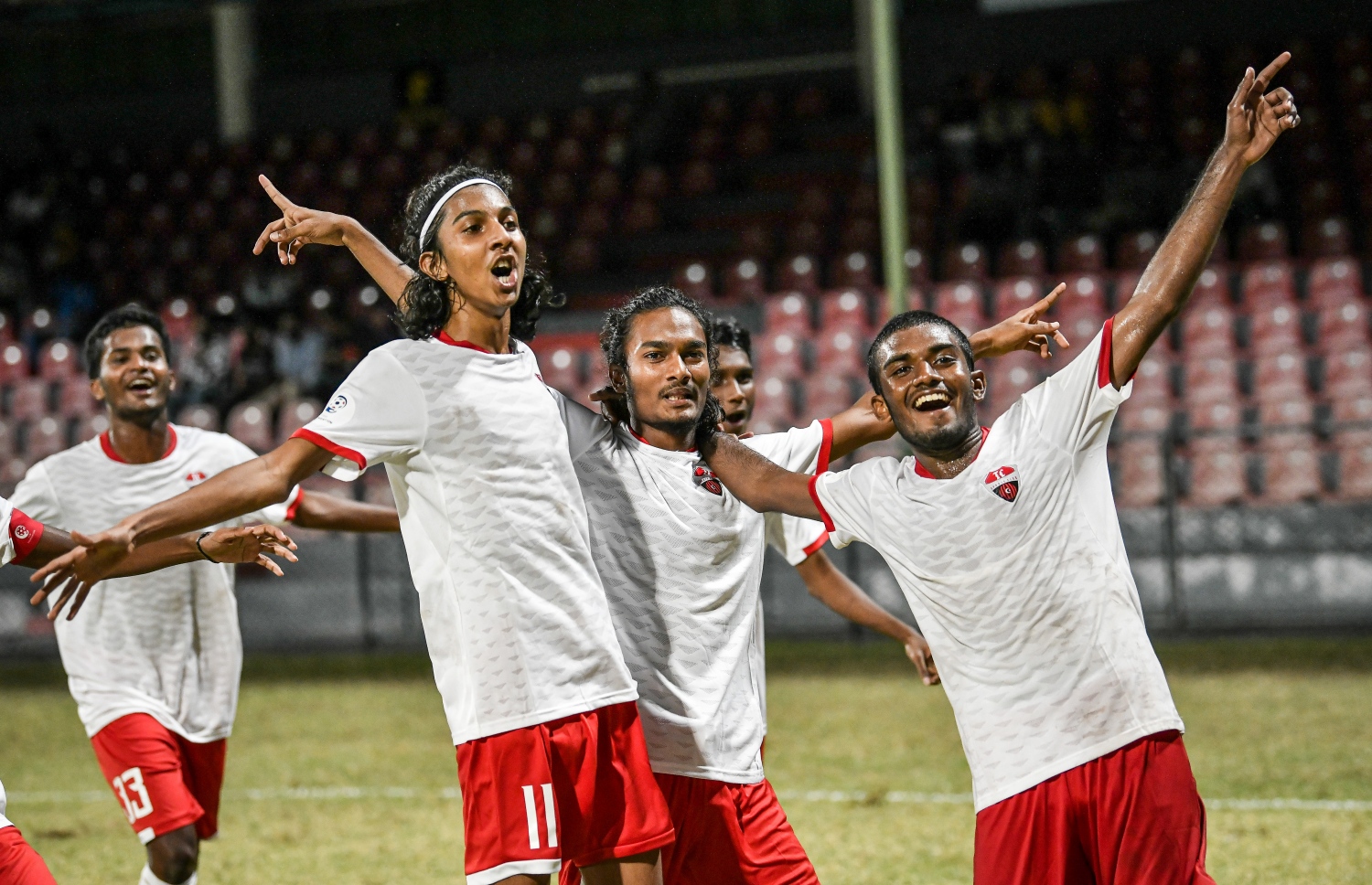 ޓީސީގެ ކުޅުންތެރިން ލަނޑު ޖެހުމަށް ފަހު އުފާފާޅު ކުރަނީ --- ފޮޓޯ: ނިޝާން އަލީ | މިހާރު