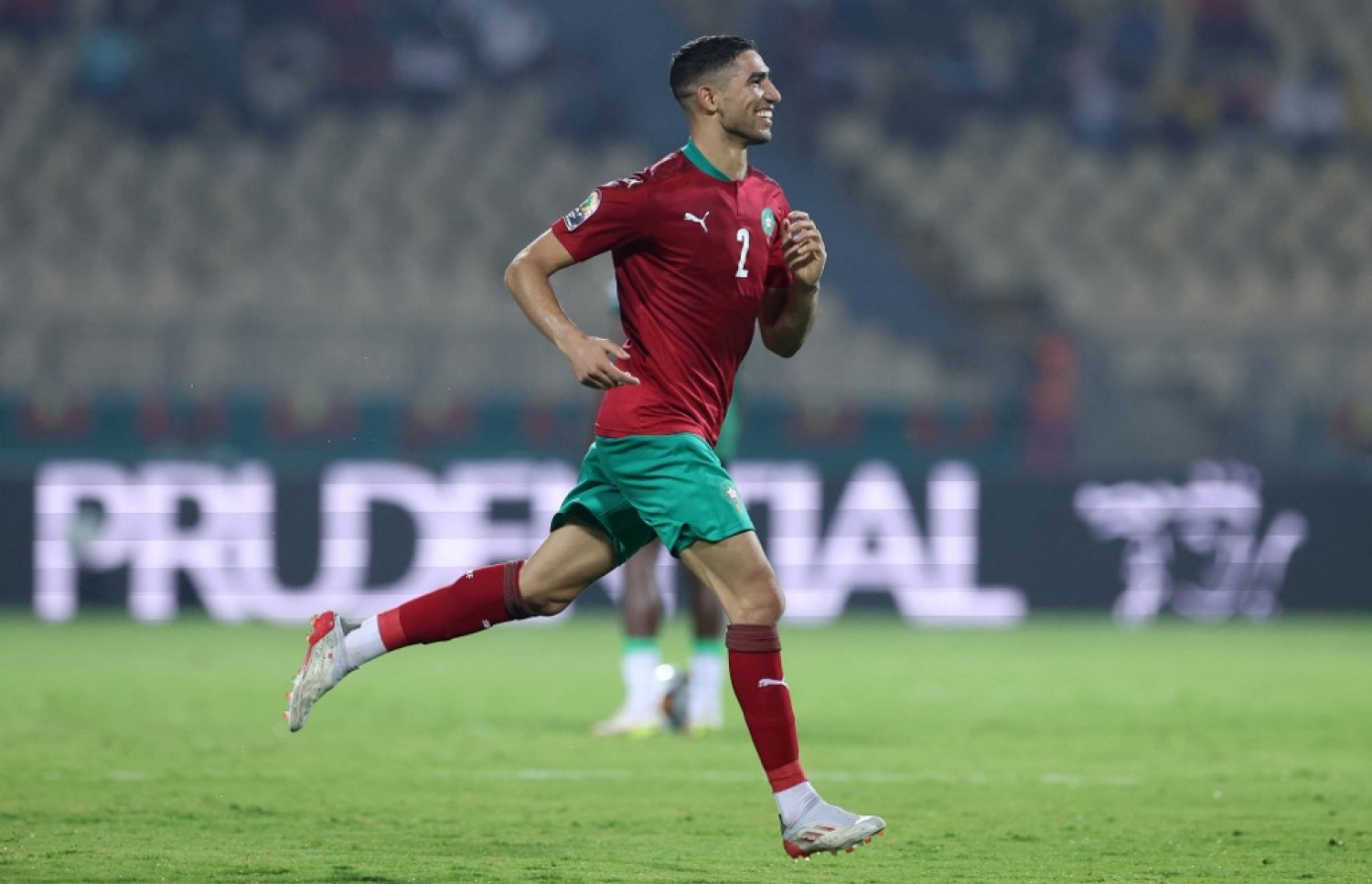 އަޝްރަފް ހަކީމީ މޮރޮކޯ މޮޅުކޮށްދިން ލަނޑު ޖެހުމަށް ފަހު.-- ފޮޓޯ: އޭއެފްޕީ