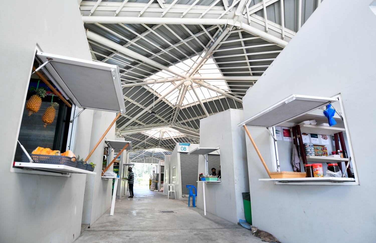 ހުޅުމާލެ ރަށުމާރުކޭޓުގެ އެތެރެ: ސަރަހައްދު އެއްކޮށް ފެންނަނީ ފަޅުކޮށް-- ފޮޓޯ: ފަޔާޒު މޫސާ/މިހާރު