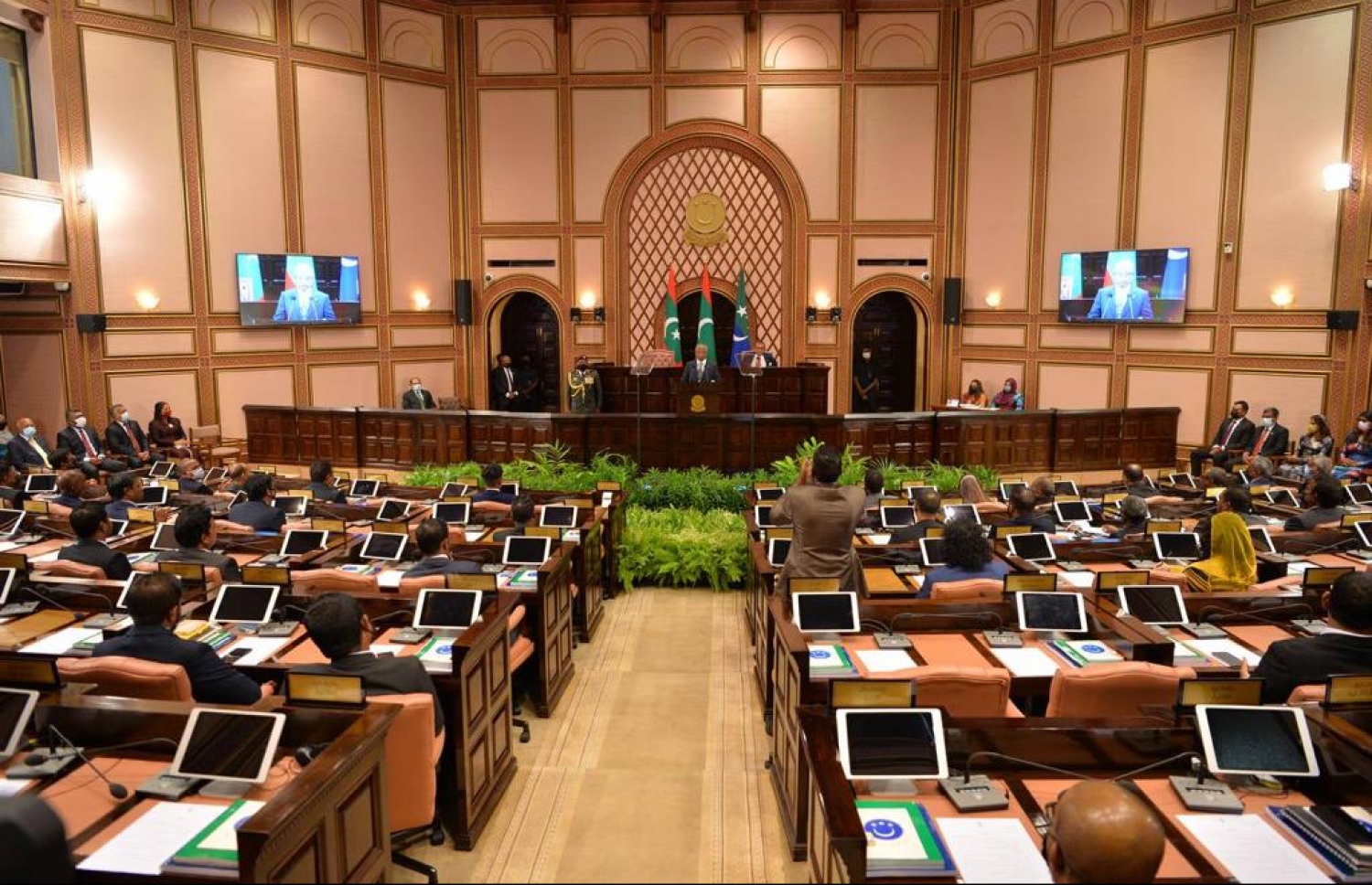 ރައްޔިތުންގެ މަޖިލިސް މިއަހަރަށް ހުޅުވާ ޖަލްސާގައި ރައީސް އިބްރާހިމް މުހައްމަދު ސޯލިހު ރިޔާސީ ބަޔާން އިއްވަވަނީ-- ފޮޓޯ: މަޖިލިސް