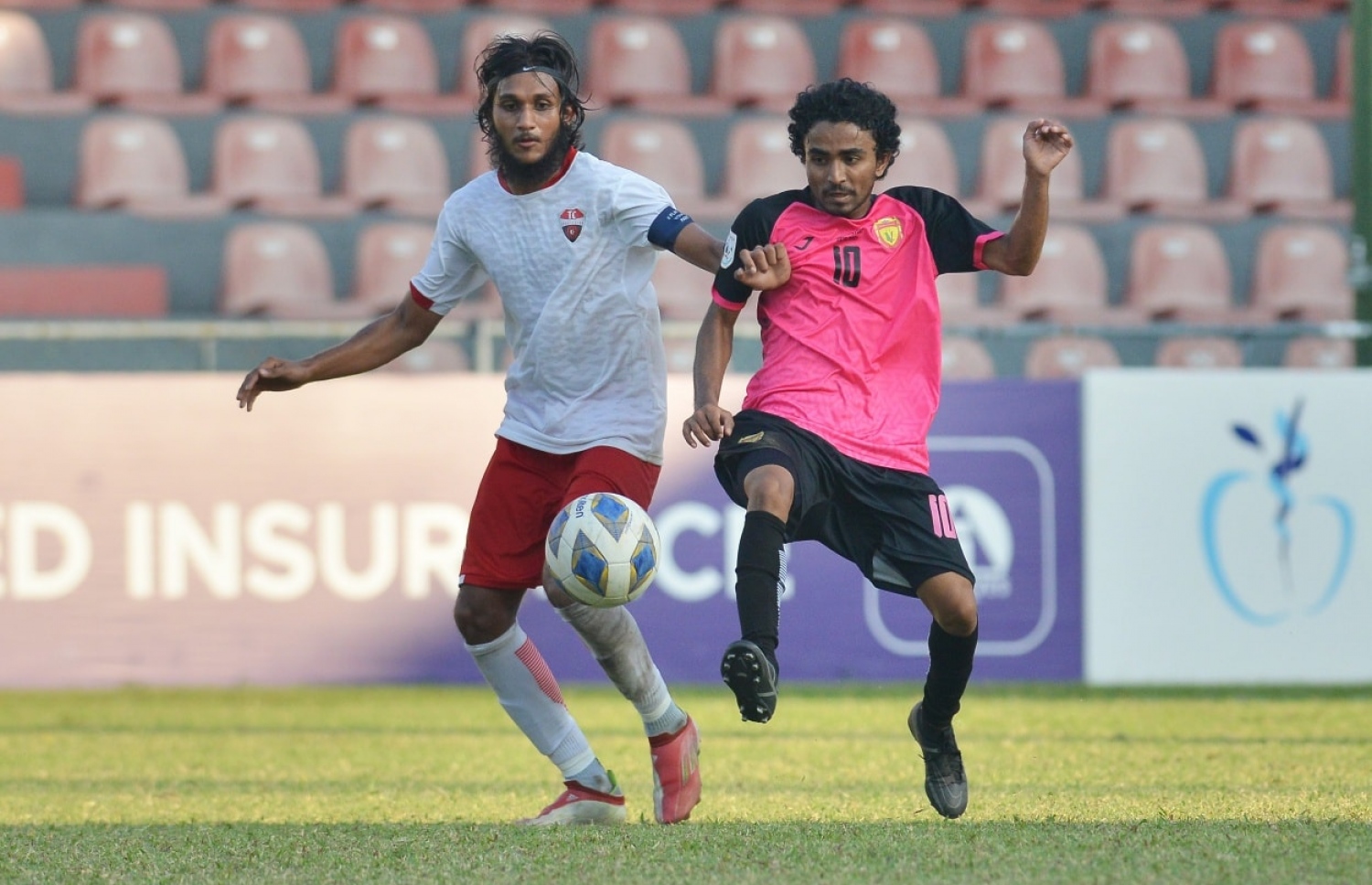 ޔޫވީގެ ތިބްޔާން އާއި ޓީސީގެ މައީޝް ބޯޅަ ހޯދަން މަސައްކަތް ކުރަނީ.-- ފޮޓޯ: އެފްއޭއެމް