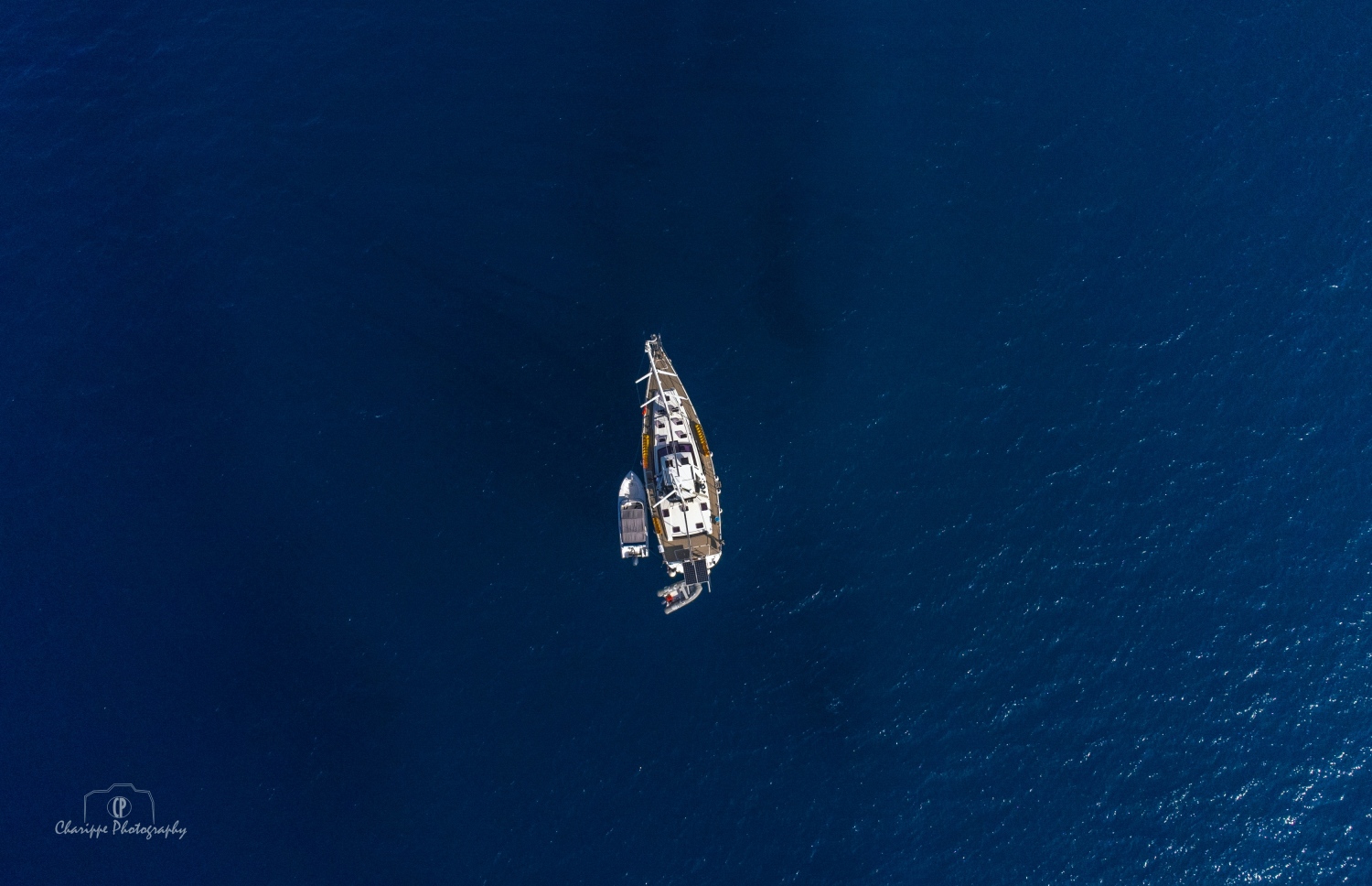 ޖެނުއަރީ 4، 2022: ރާއްޖޭގައި ސަގާފީ ޓޫރިޒަމް ކުރިއެރުވުމުގެ ގޮތުން މޯލްޑިވްސް އިންޓަގްރެޓެޑް ޓޫރިޒަމް ޑެވެލޮޕްމަންޓް ކޯޕަރޭޝަން (އެމްއައިޓީޑީސީ) އިން ބާއްވާ ބައިނަލްއަގުވާމީ ޔޮޓު ރެލީ "ސަވާދީއްތަ ދަތުރު" ގައި ބައިވެރިވާ ޔޮޓްތައް ހއ. އުލިގަމު ބަނދަރުގައި. ބޭރުގެ ޔޮޓްތައް އާންމުކޮށް އަންނަ އުލިގަމު ބަނދަރުން ފެށިގެން ރާއްޖޭގެ 15 ރަށަކަށް މި ދަތުރުގައި ގޮސް އާސާރީ ތަންތަނަށް ޒިޔާރަތްކުރާނެ. -- ފޮޓޯ: ހުސެން