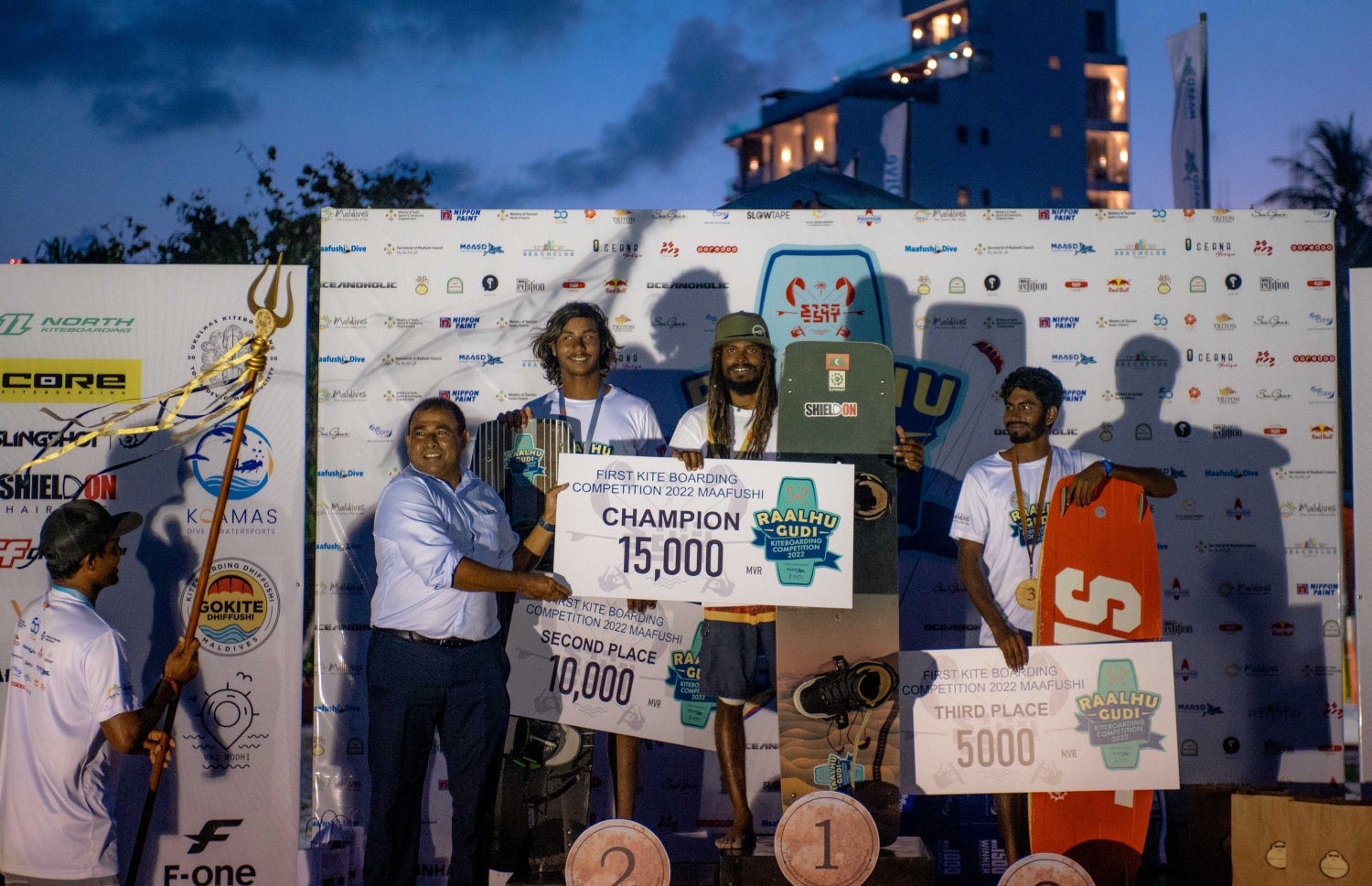 މާފުށި- ފެބްރުއަރީ 9، 2022:މަފުށީގައި ކުރިއަށްދާ ރާޅުގުޑި ކައިޓް ބޯޑިން މުބާރާތުގެ ތެރެއިން -- ފޮޓޯ: އަހުމަދު އަވްޝަން/މިހާރު