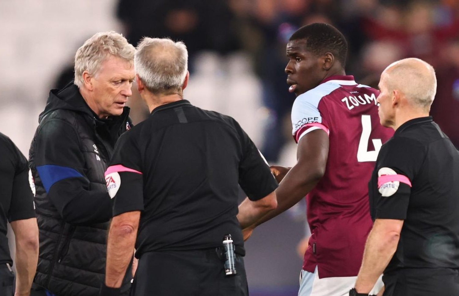 ޒޫމާ އާއި ކޯޗު މޮޔެސް ވެސްޓް ހޭމްގެ މެޗެއްގައި.