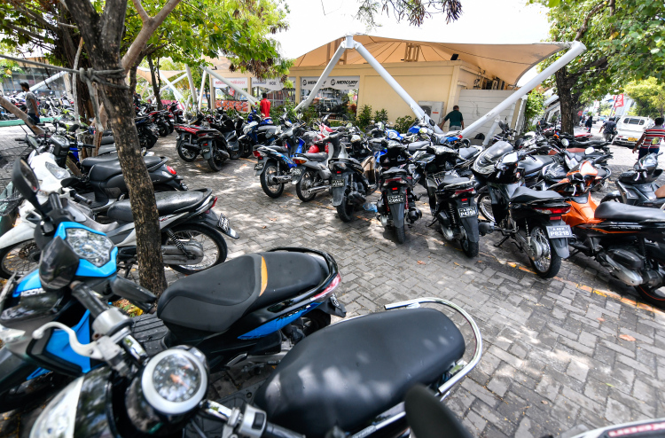 Eggamu ulhandhu dhen dhuvveynee 20 aharu, mihaaru huri baaulandhu thakah 3 aharuge muhulatheh