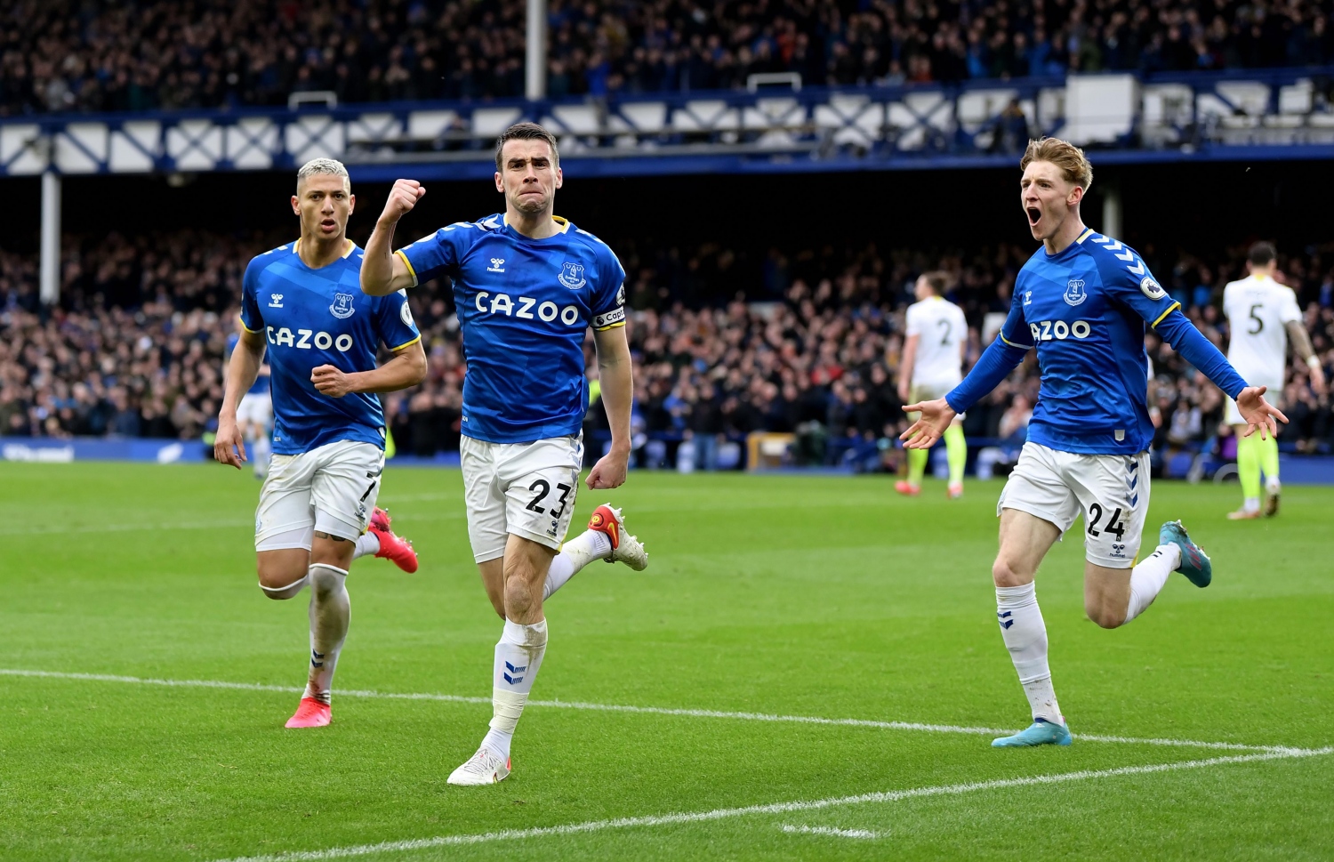 ކޯލްމަން އެވަޓަންގެ ފުރަތަމަ ލަނޑު ޖެހުމަށް ފަހު.-- ފޮޓޯ: ޕްރިމިއާ ލީގު