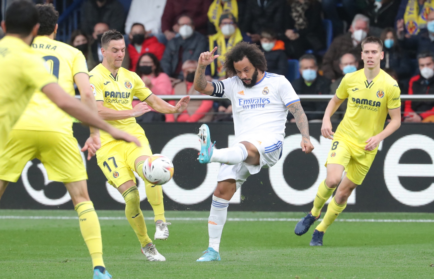 ރެއާލްގެ މާސެލޯގެ ހަމަލާއެއް ފޮނުވާލަނީ. --ފޮޓޯ:އޭއެފްޕީ