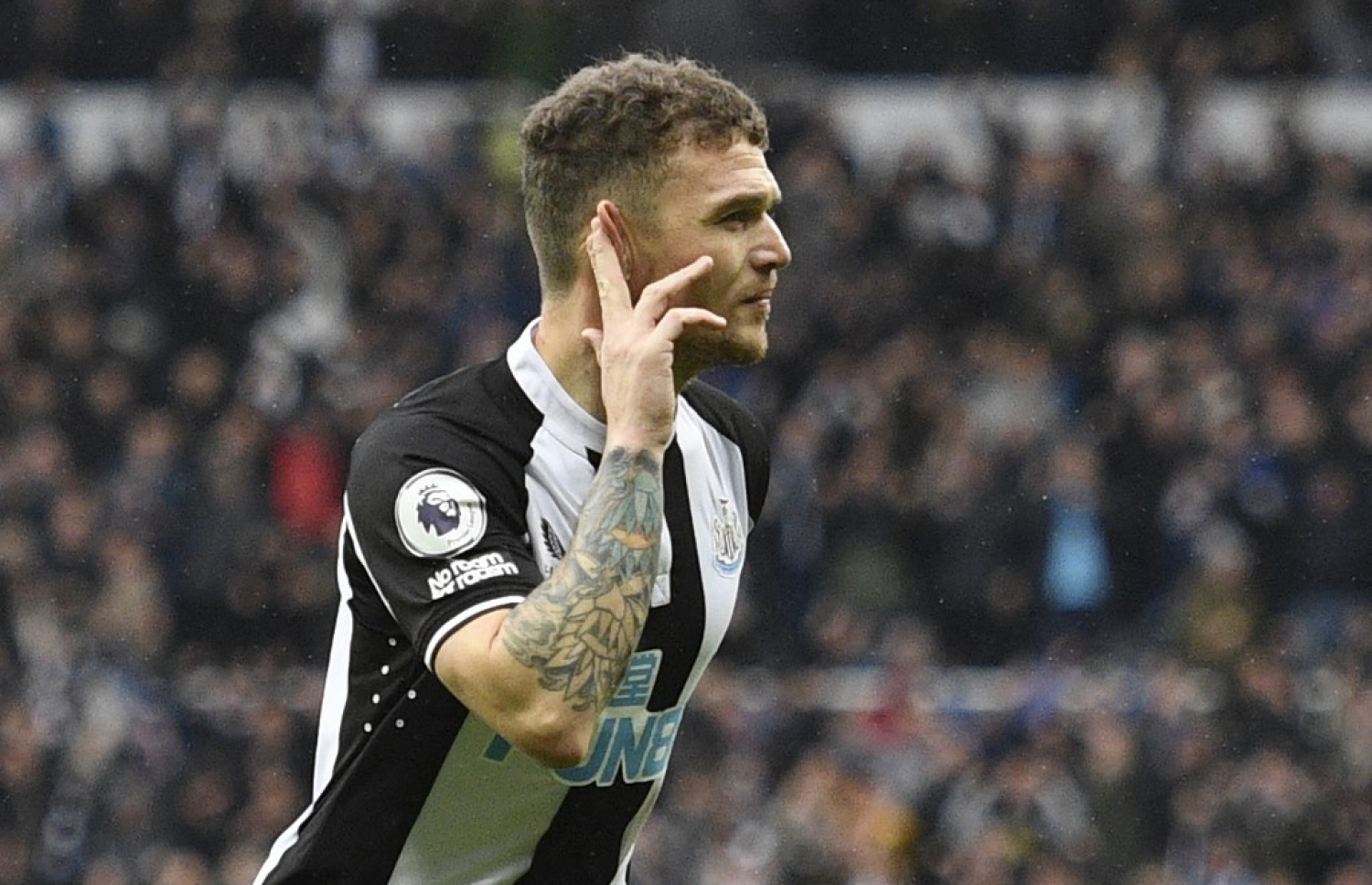 ޓްރިޕިއާ މިރޭ ލަނޑު ޖެހުމަށް ފަހު އުފާފާޅުކުރަނީ.-- ފޮޓޯ: އޭއެފްޕީ