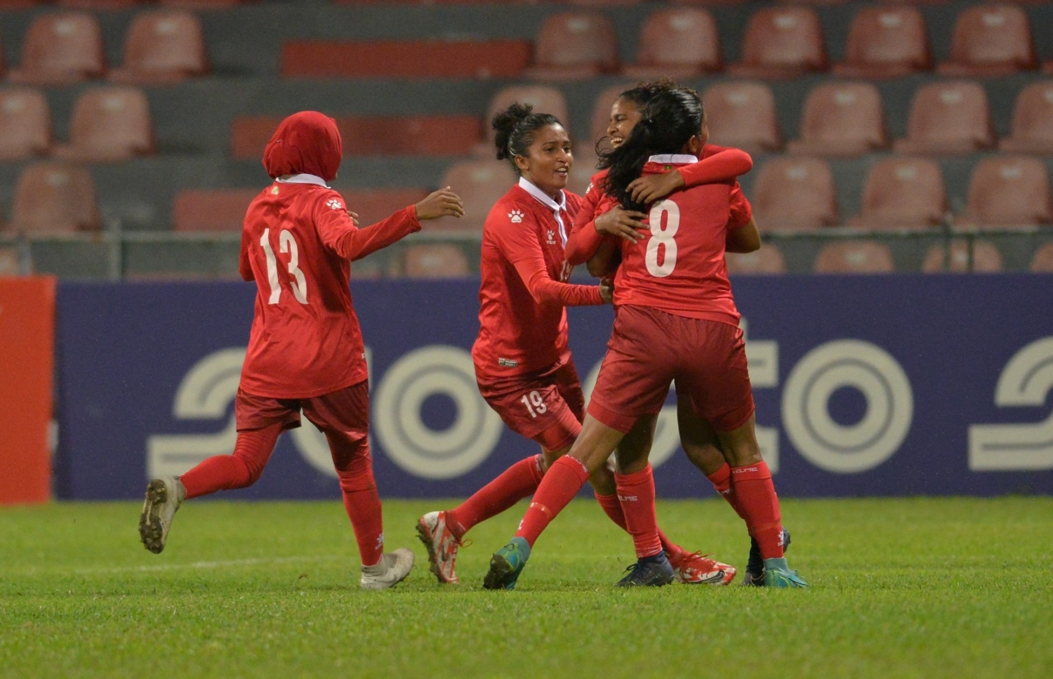 ރާއްޖޭން ލަނޑު ޖެހުމަށް ފަހު އުފާފާޅުކުރަނީ.-- ފޮޓޯ: އެފްއޭއެމް