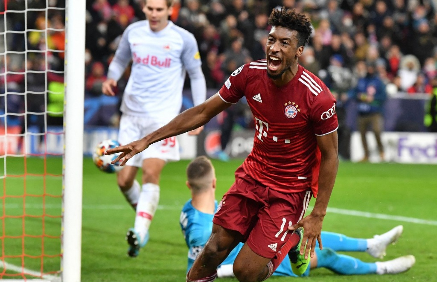 ކޯމަން ރޭގެ މެޗުގައި ބެޔާން އަށް އެއްވަރު ކޮށްދިން ލަނޑު ޖެހުމަށް ފަހު.-- ފޮޓޯ: އޭއެފްޕީ