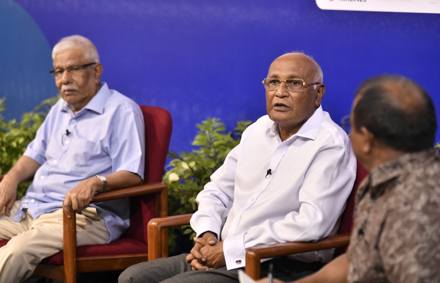 ޓޫރިޒަމް ފައްޓެވުމުގައި އެންމެ އިސްކޮށް އުޅުއްވި ބޭފުޅުންގެ ތެރޭގައި ހިމެނިވަޑައިގަންނަވާ މިހާރުގެ ހެލްތް މިނިސްޓަރު އަހްމަދު ނަސީމް މިއަދުގެ ޝޯގައި. --ފޮޓޯ: ނިޝާން އަލީ/މިހާރު