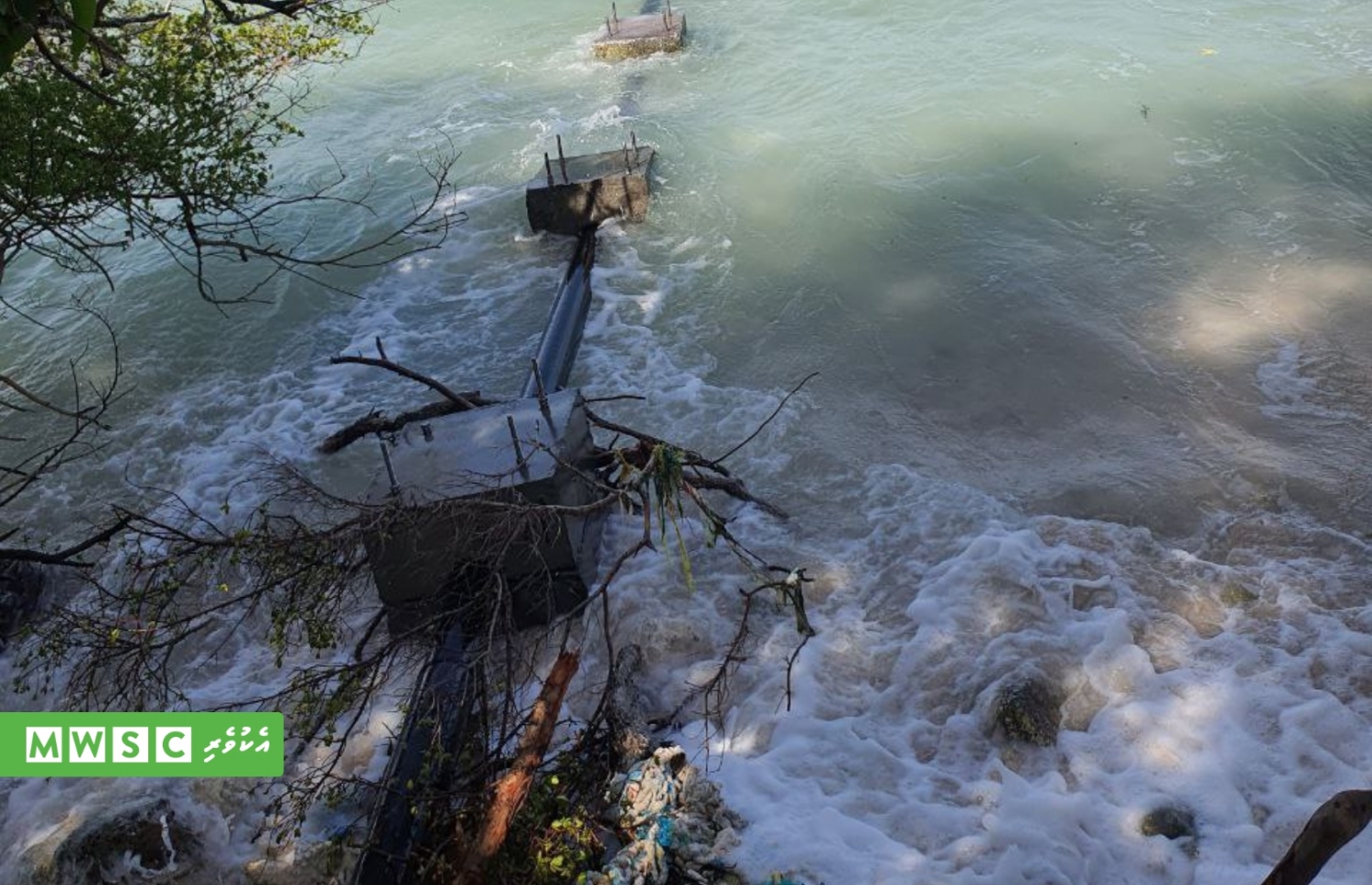 އެމްޑަބްލިއުއެސްސީ އިން ނ. މާޅެންދޫގައި ގާއިމު ކުރާ ނަރުދަމާ ނިޒާމުގެ ސީ އައުޓްފޯލް ހޮޅިލައިން އެޅުމުގެ މަސައްކަތް ނިމިފައި.-- ފޮޓޯ: އެމްޑަބްލިއުއެސްސީ