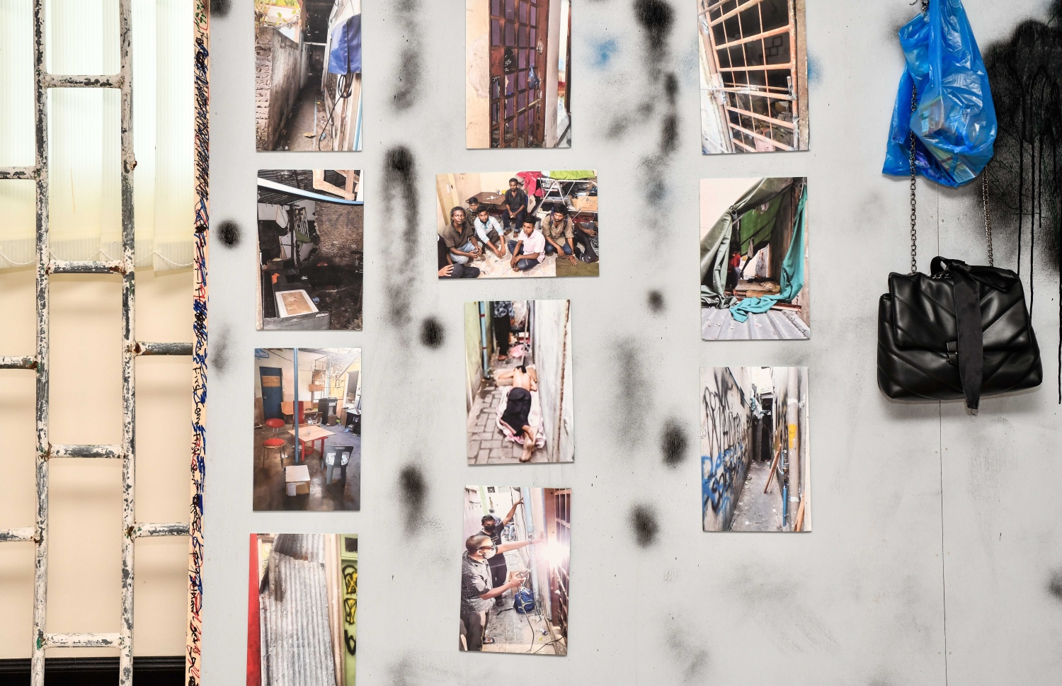 މަސްތުވާތަކެތީގެ މައްސަލަތަކުގެ ހާލަތު ކިޔައިދޭން ފުލުހުން ބޭނުންކުރި ފޮޓޯތަކެއް.