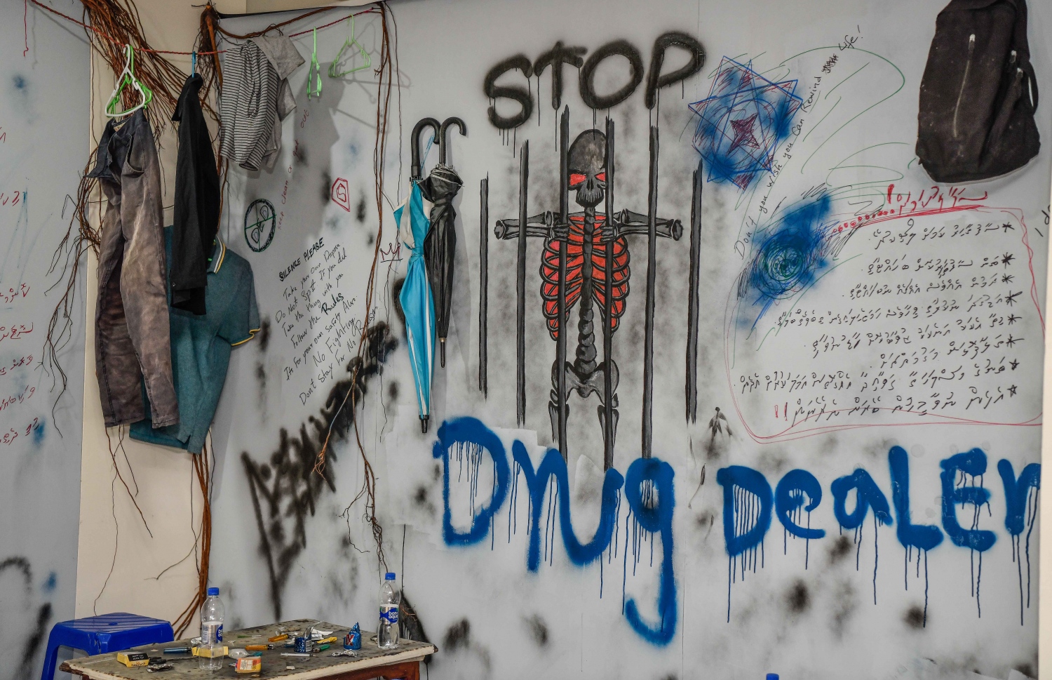 މަސްތުވާތަކެތީގެ ހާލަތު ރާއްޖޭގައި އޮތް މިންވަރު ކިޔައިދޭން ބޭއްވި އިވެންޓުގައި މާލޭ ތެރޭގައި އައްޑާތައް ހުންނަ ގޮތުގެ ސްޓޯލްއެއް ފުލުހުން ހަދާފައި. -- ފޮޓޯ: ނިޝާން އަލީ / މިހާރު