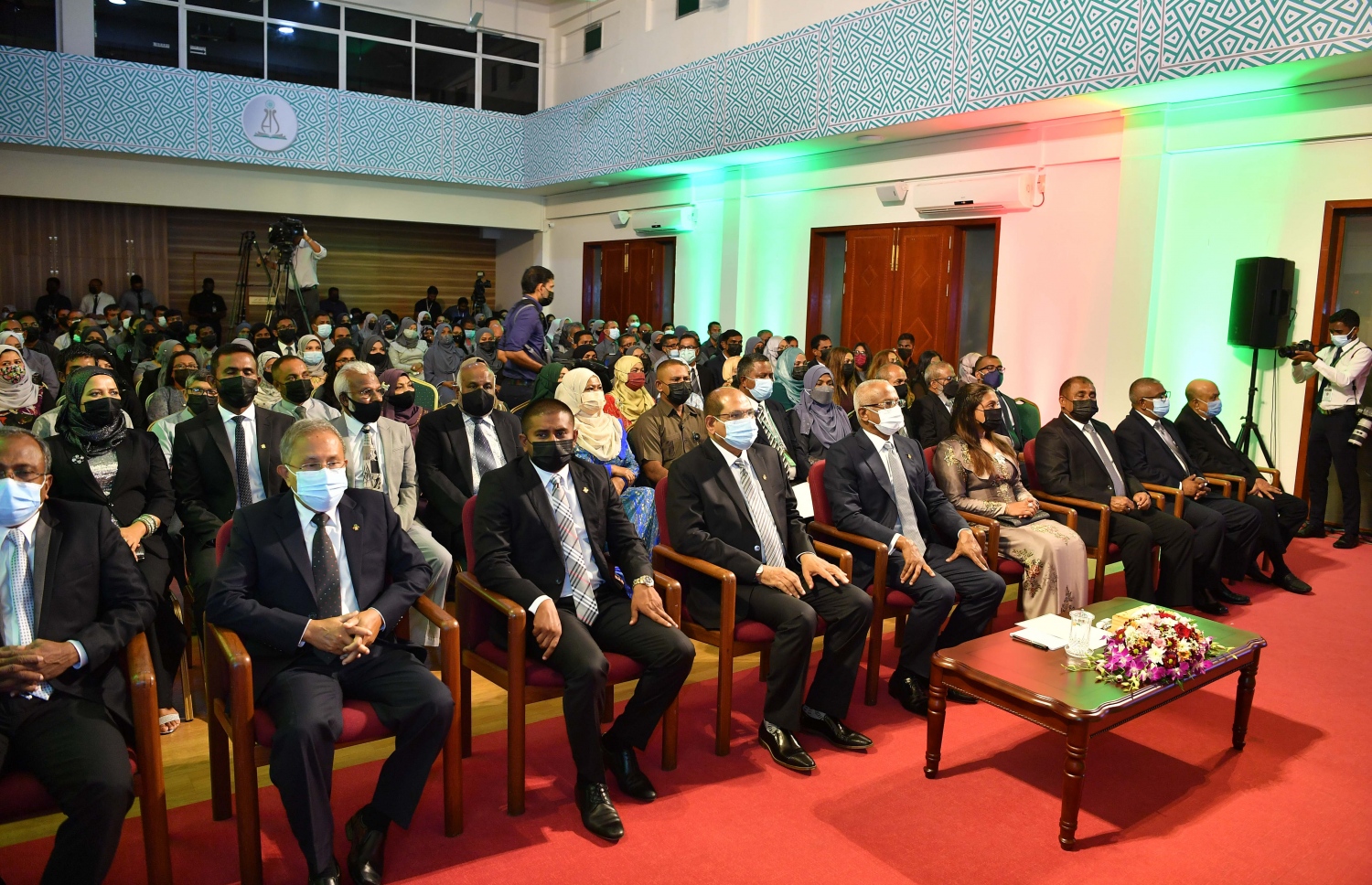 އަހުމަދިއްޔާ ސްކޫލަށް 40 އަހަރު ފުރުމުގެ މުނާސަބަތުގައި ބޭއްވި ކުލަގަދަ ރަސްމިއްޔާތު.-- ފޮޓޯ: ރައީސް އޮފީސް