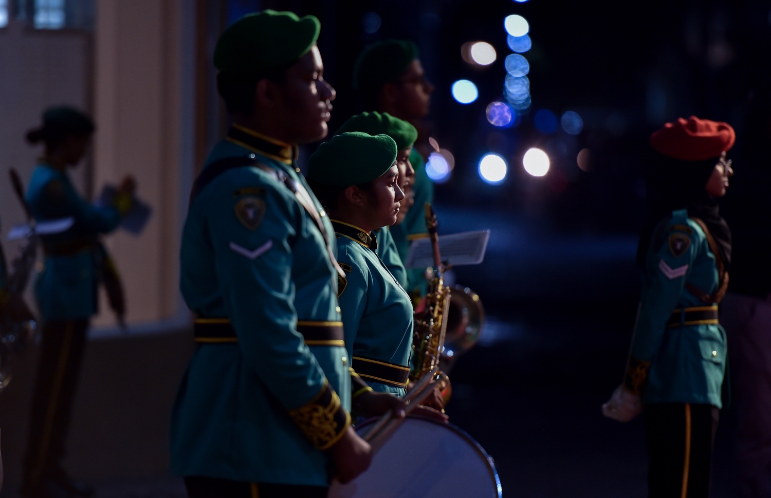 އަހުމަދިއްޔާ ސްކޫލަށް 40 އަހަރު ފުރުމުގެ މުނާސަބަތުގައި ބޭއްވި ކުލަގަދަ ރަސްމިއްޔާތު ފެށުމަށް ބޭއްވި ދަރިވަރުންގެ ޕެރޭޑް.-- ފޮޓޯ: ރައީސް އޮފީސް