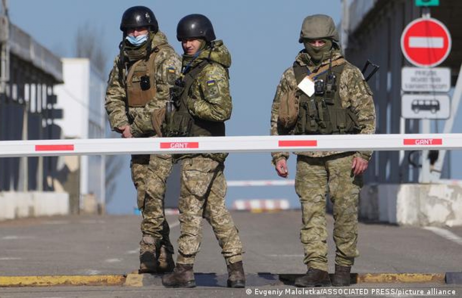 ރަޝިޔާ ސިފައިން ޔުކްރޭނުގެ އިރުމަތީ ސަރަހައްދުގައި: ރަޝިޔާ އާއި ޔޫކްރެއިން އަކީ ވެސް ރާއްޖޭގެ ޓޫރިޒަމްގައި އެންމެ ބޮޑު ހިއްސާއެއްވާ ދެ ގައުމު -- އޭއެފްޕީ/ ފައިލް ފޮޓޯ