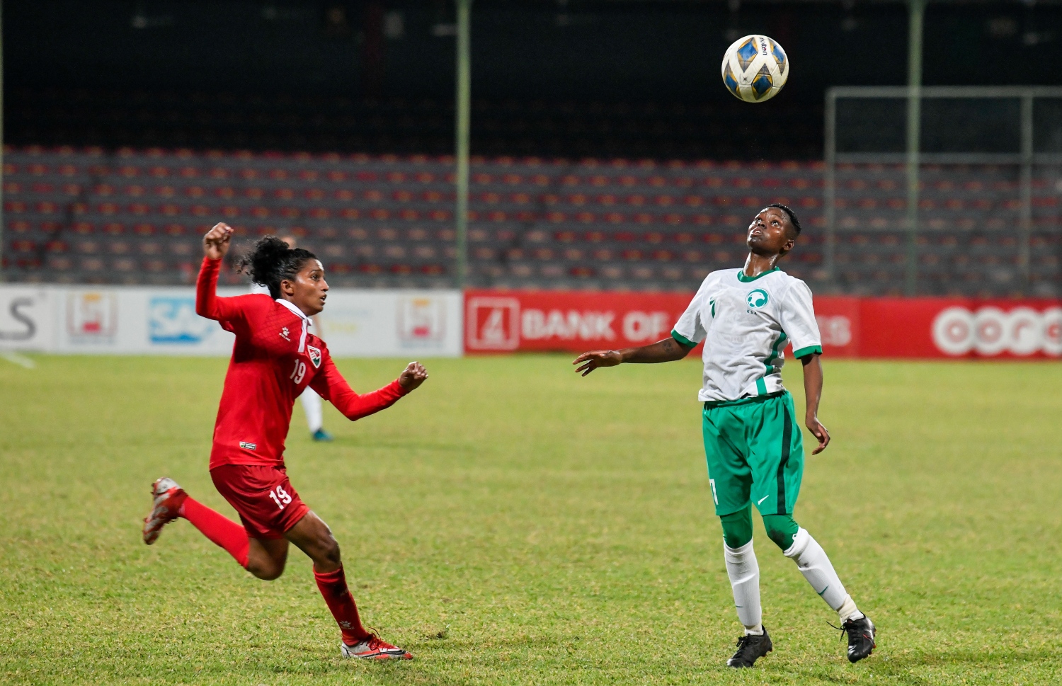 ރާއްޖެ އާއި ސައުދީ ކުޅުނު ބައިނަލްއަގުވާމީ މެޗްގެ ތެރެއިން. މި މެޗު ކާމިޔާބުކުރީ ސައުދީ ޓީމް --- ފޮޓޯ: ފަޔާޒު މޫސާ | މިހާރު