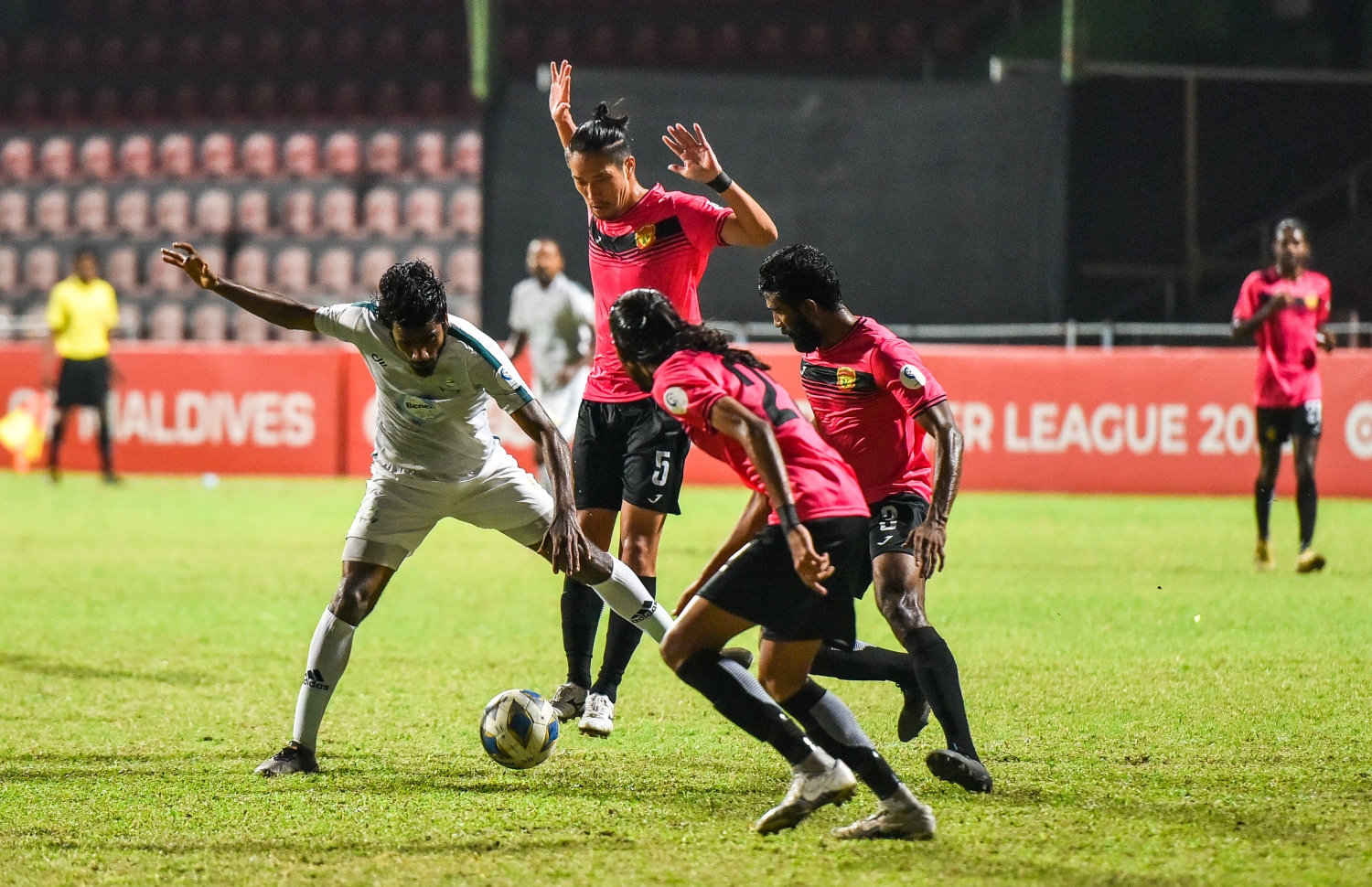 ގްރީން އާއި ޔުނައިޓެޑް ވިކްޓަރީ މިރޭ ކުޅުނު މެޗުގައި: މިއީ މި ސީޒަންގައި ވިދިވިދިގެން ދެ މެޗުން ޔޫވީ މޮޅުވި ފުރަތަމަ ފަހަރު --- ފޮޓޯ: ފަޔާޒު މޫސާ | މިހާރު