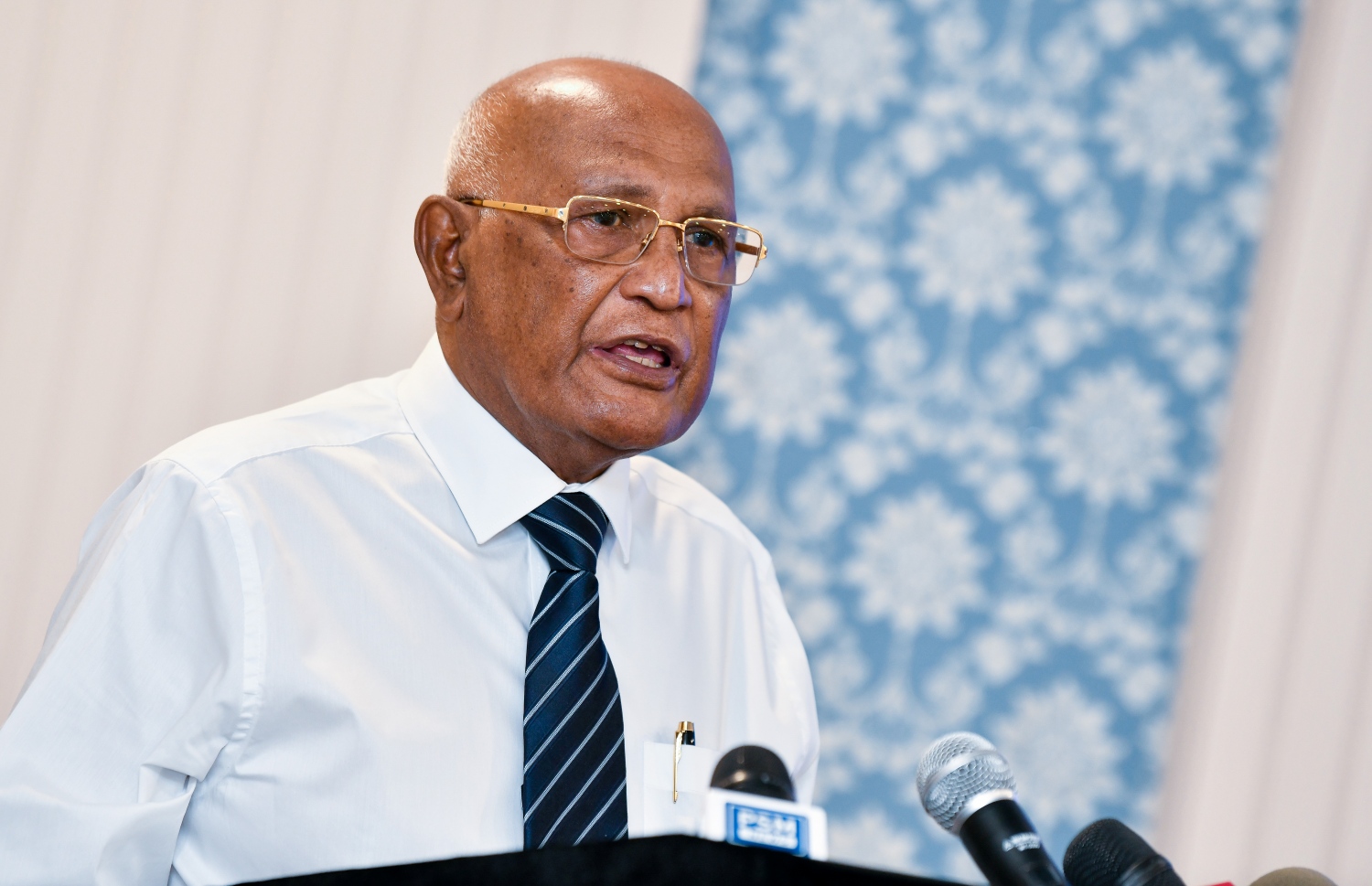 ރާއްޖޭގެ 2020 ވަނަ އަހަރުގެ ސިއްހީ ދާއިރާގެ ތަފާސްހިސާބު ނެރުމަށް މިދިޔަ އާދިއްތަ ބޭއްވި ރަސްމިއްޔާތުގައި ހެލްތު މިނިސްޓަރު ނަސީމް ވާހަކަދައްކަވަނީ.-- ފޮޓޯ: ފަޔާޒު މޫސާ/ މިހާރު