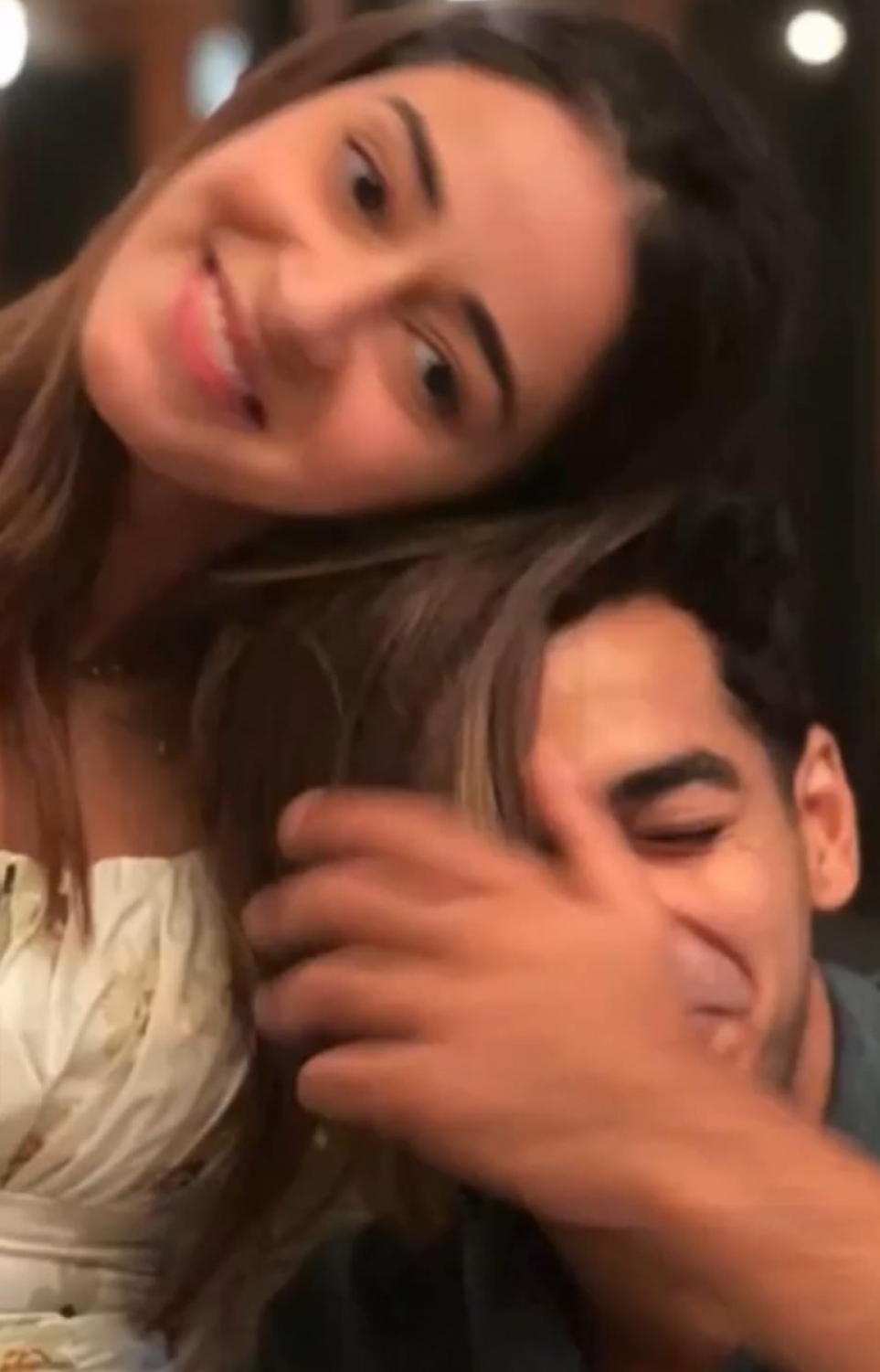 އިޝާން އާއި އަނަންޔާ