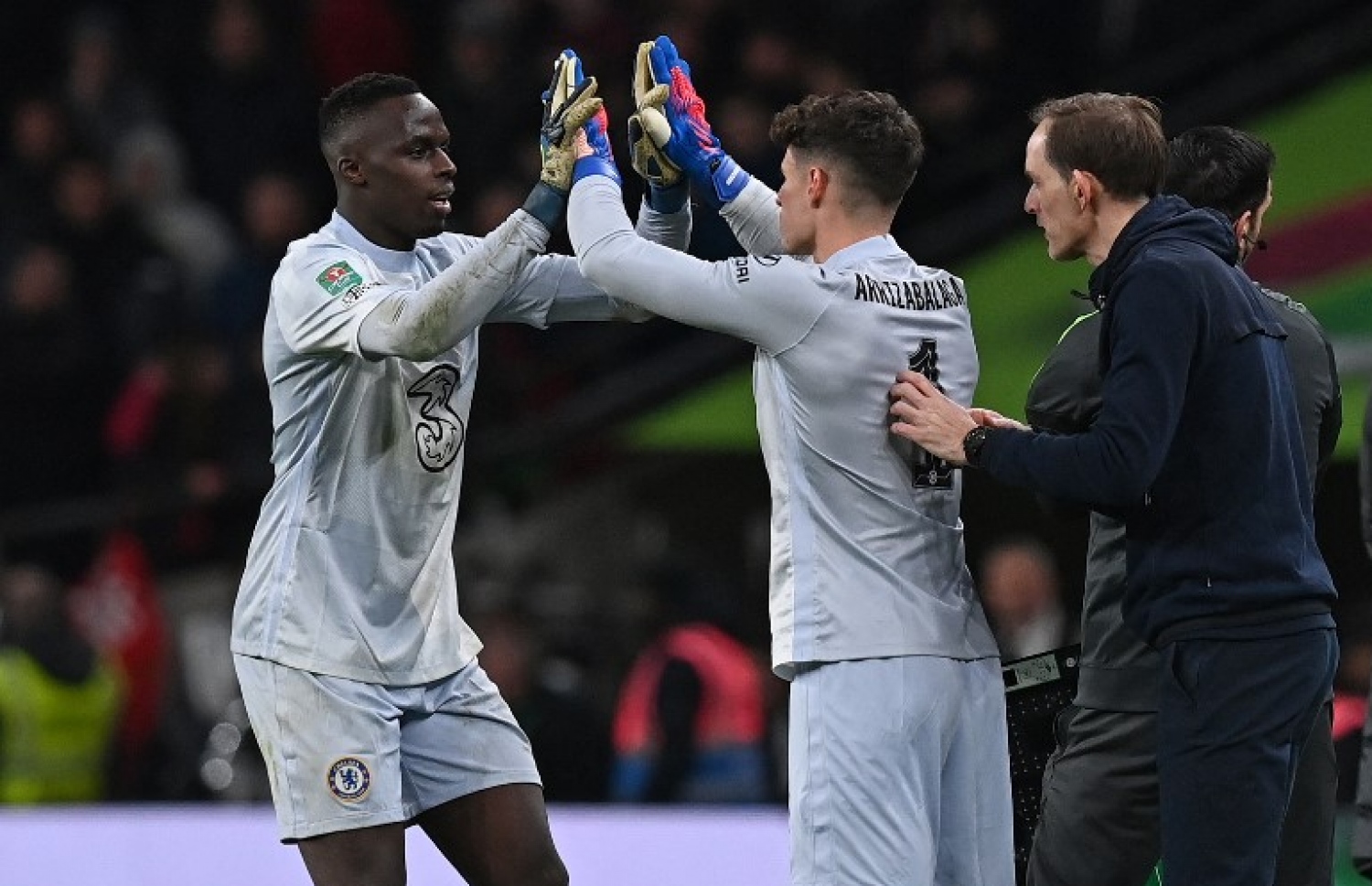 ޕެނަލްޓީ ޝޫޓައުޓަށް މެންޑީގެ ބަދަލުގައި ކެޕާ އަރުވަނީ.-- ފޮޓޯ: އޭއެފްޕީ