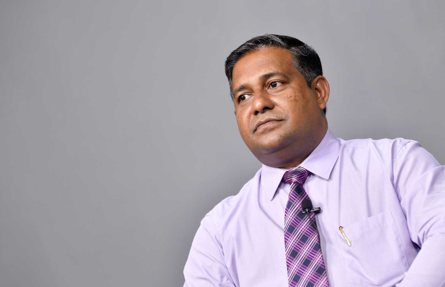 ފާމަސޫޓިކަލް ޖަމިއްޔާގެ ރައީސް މައުމޫން، "މިހާރު" ގެ "މެދުސަފުހާ" އަށް އިންޓަވިއުދެއްވަނީ.-- ފޮޓޯ: ނިޝާން އަލީ/ މިހާރު