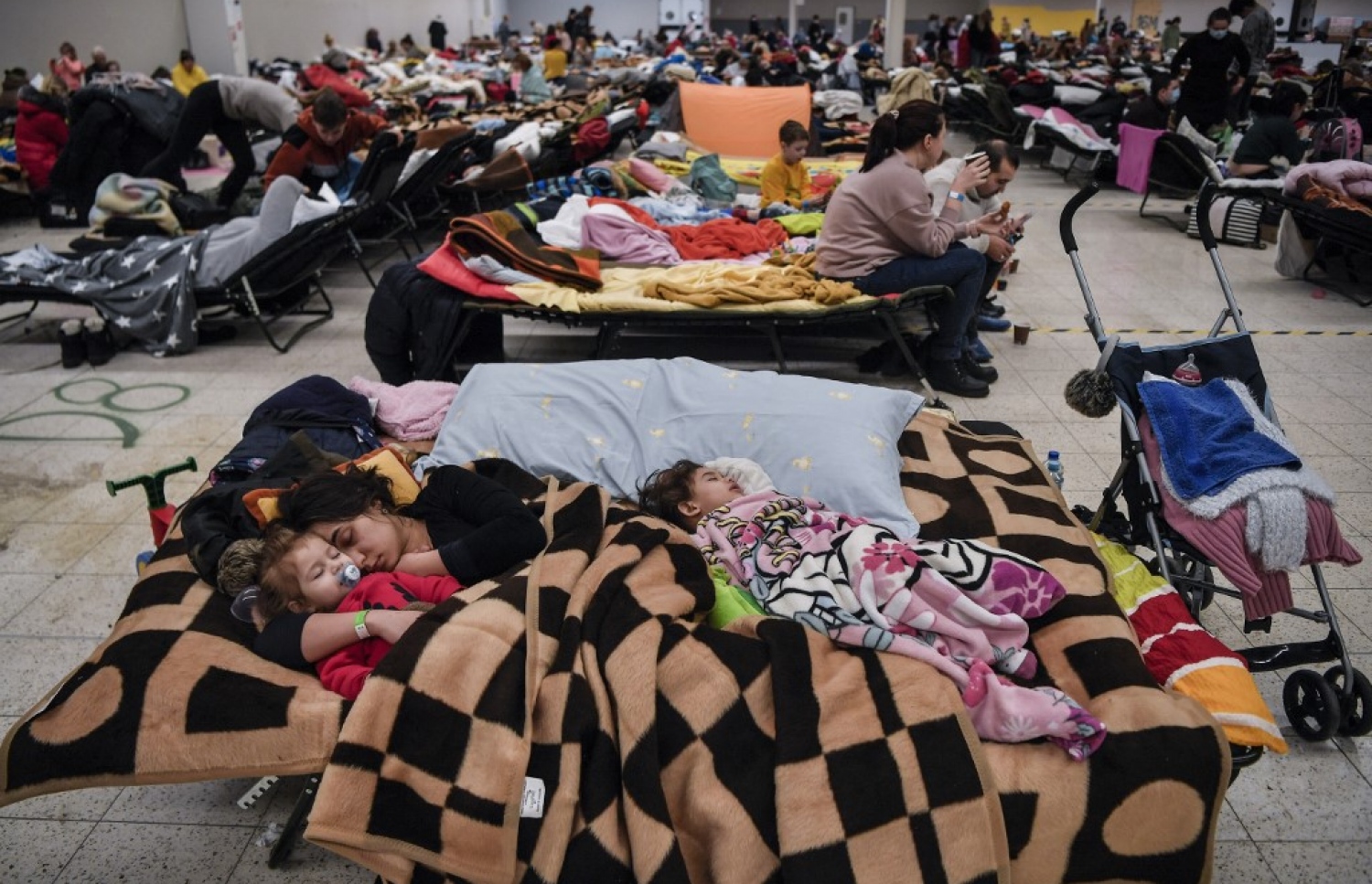 ޔުކްރެއިނުގެ ހަނގުރާމައިގައި ހާލުގައި ޖެހިފައިވާ ރެފިއުޖީންގެ ތެރޭގައި ހިމެނޭ ބައެއް ކުޑަކުދިން.