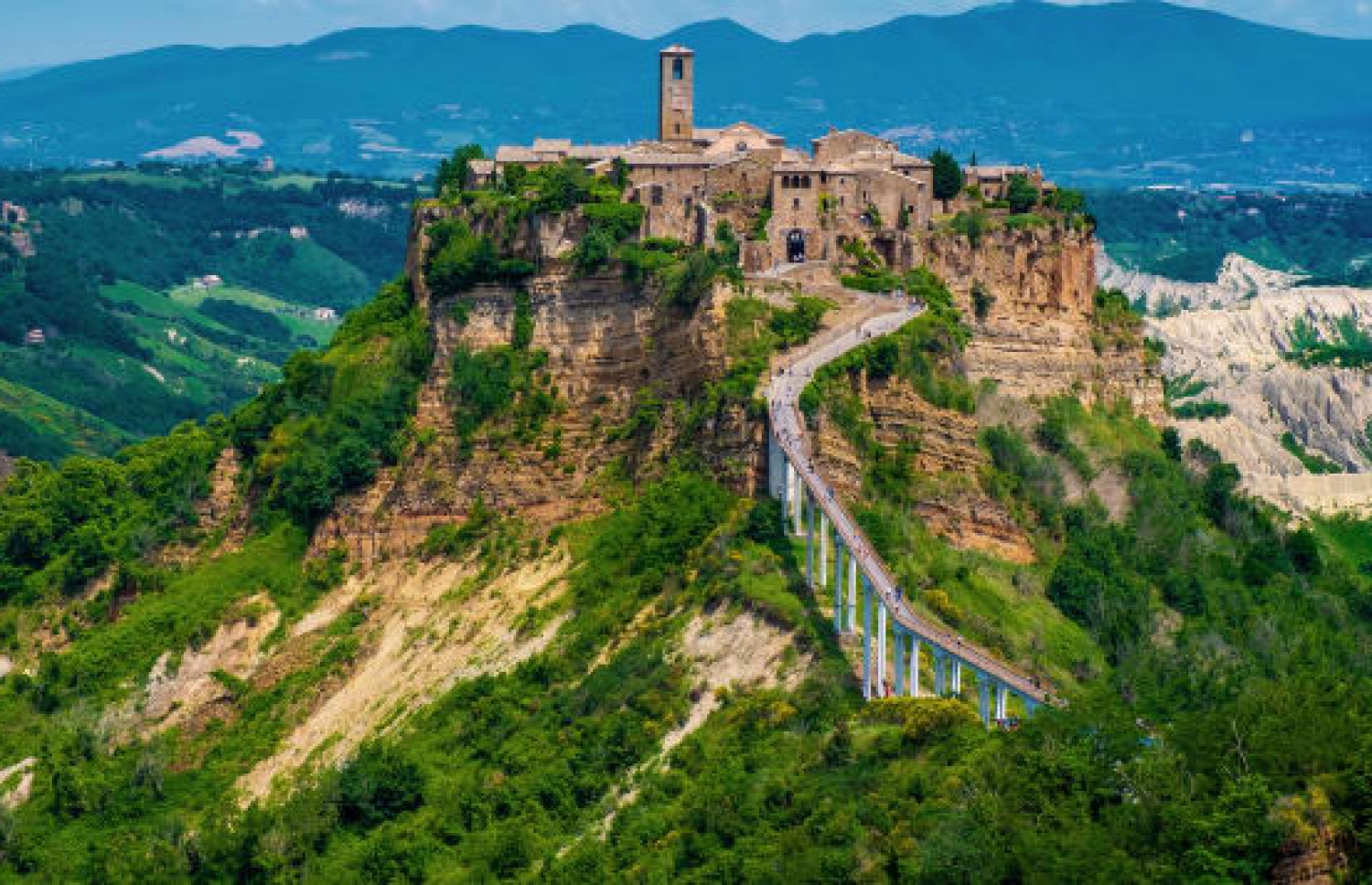 އިޓަލީގައި ކައިވެނި ޕާޓީތައް ބާއްވާ މީހުންގެ މެދުގައި މަގުބޫލު ޓައުނެއް ކަމަށްވާ ސިވިޓާ.-- ފޮޓޯ: އެޑޯބް ސްޓޮކް