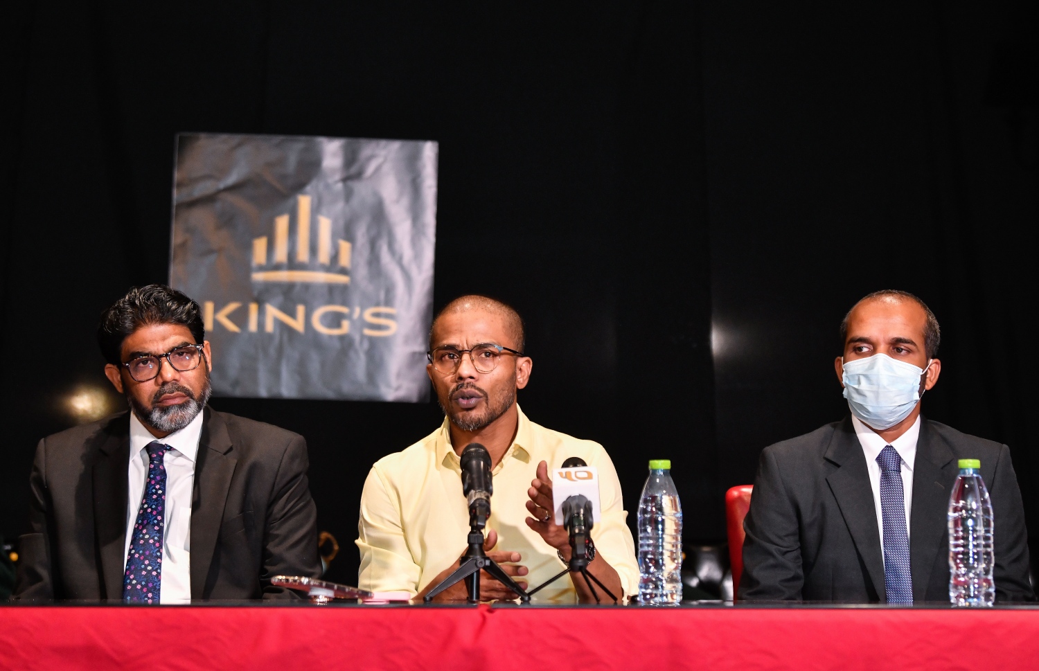 ސްކީމަށް ދިމާވި މައްސަލަތައް ކިޔައިދޭން އަލްހާން (ވ) ގާނޫނީ ވަކީލުންނާ އެކު ނޫސްވެރިންނާ ބައްދަލުކުރަނީ