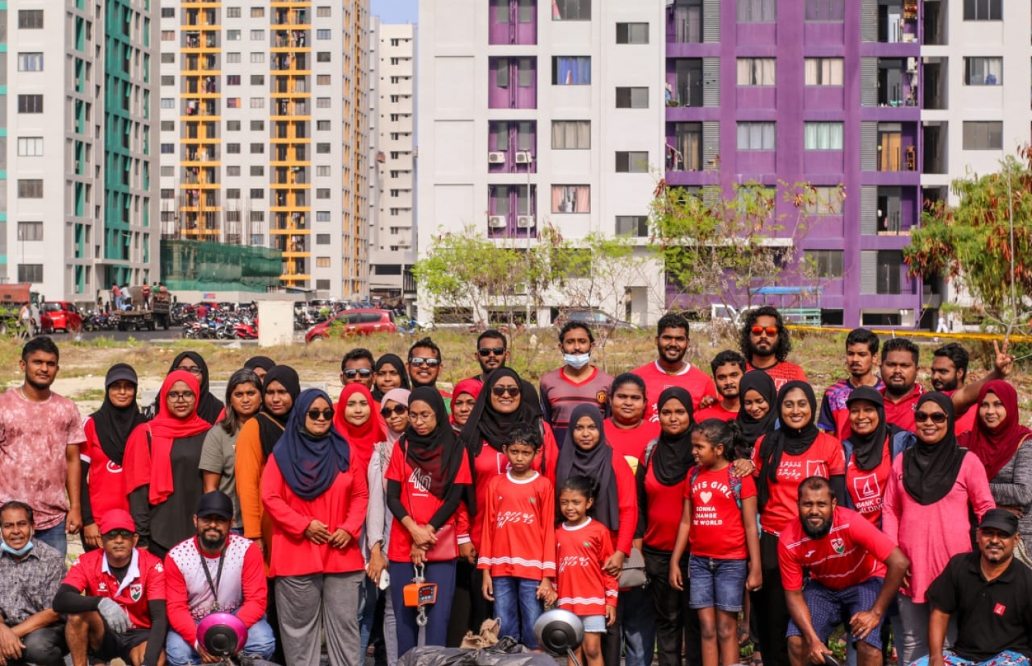 ބީއެމްއެލްގެ 80 މުވައްޒަފުން ސާފުކުރުމުގެ ހަރަކާތުގައި ބައިވެރިވި--ފޮޓޯ:ބީއެމްއެލް