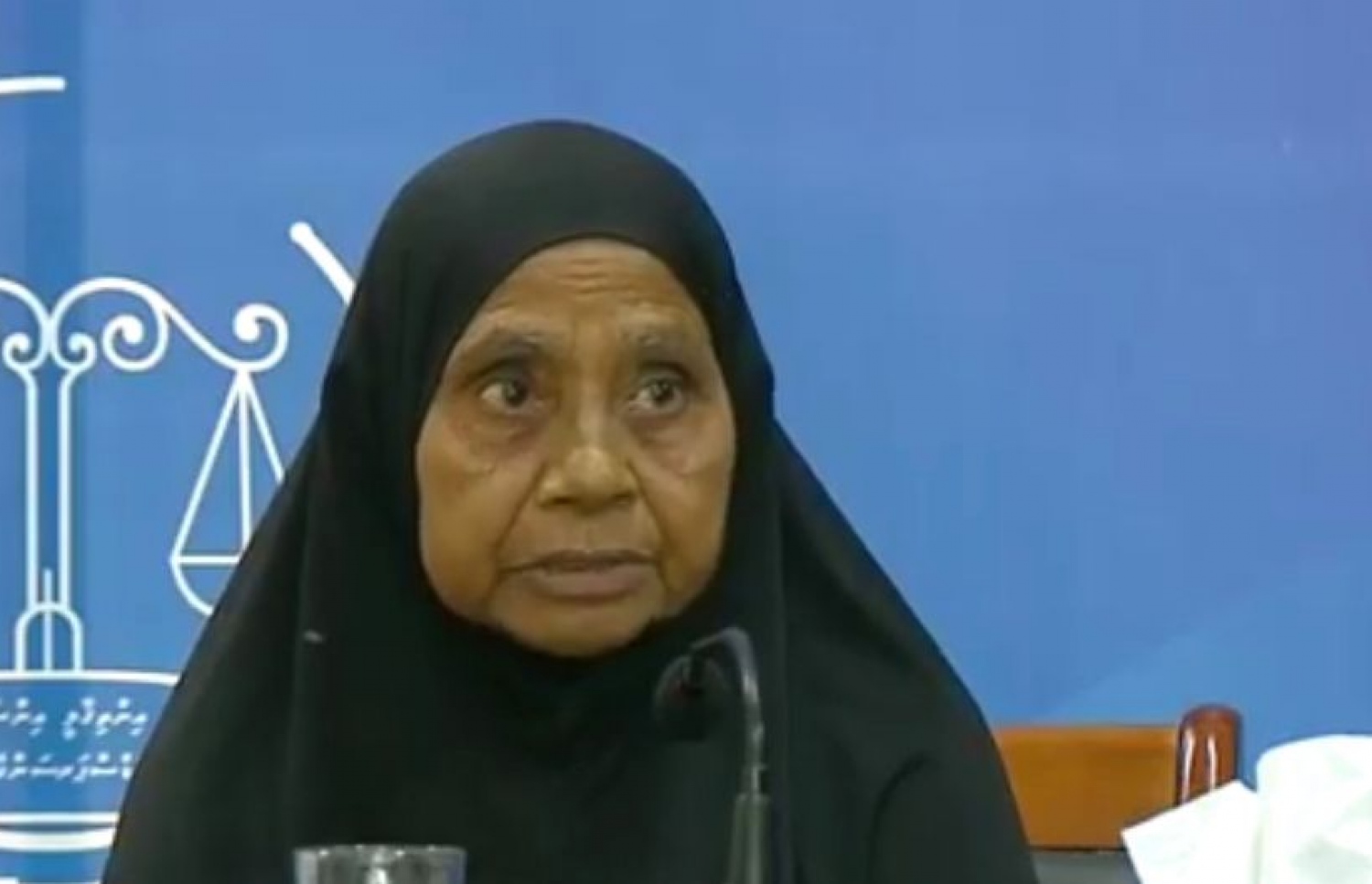 އައިޝަތު ހުސެއިން ބަޔާން ދެނީ--