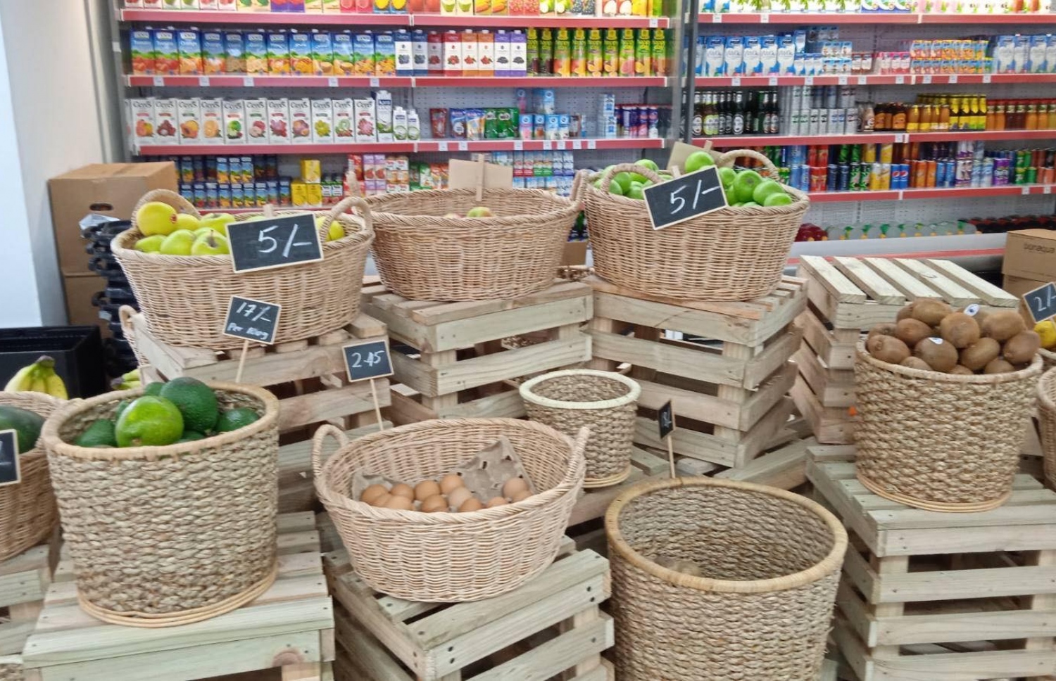 ވިލާ މާޓުގައި މޭވާ އާއި ތަރުކާރީ ވިއްކަން ބަހައްޓާފައި--