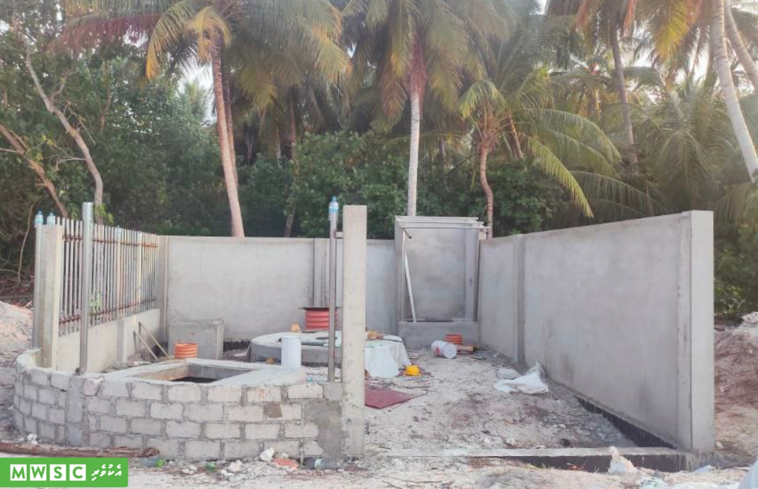 ޕަމްޕިން ސްޓޭޝަން ގާއިމްކުރުމުގެ މަސައްކަތް ކުރިއަށް ދަނީ.-- ފޮޓޯ: އެމްޑަބްލިއުއެސްސީ