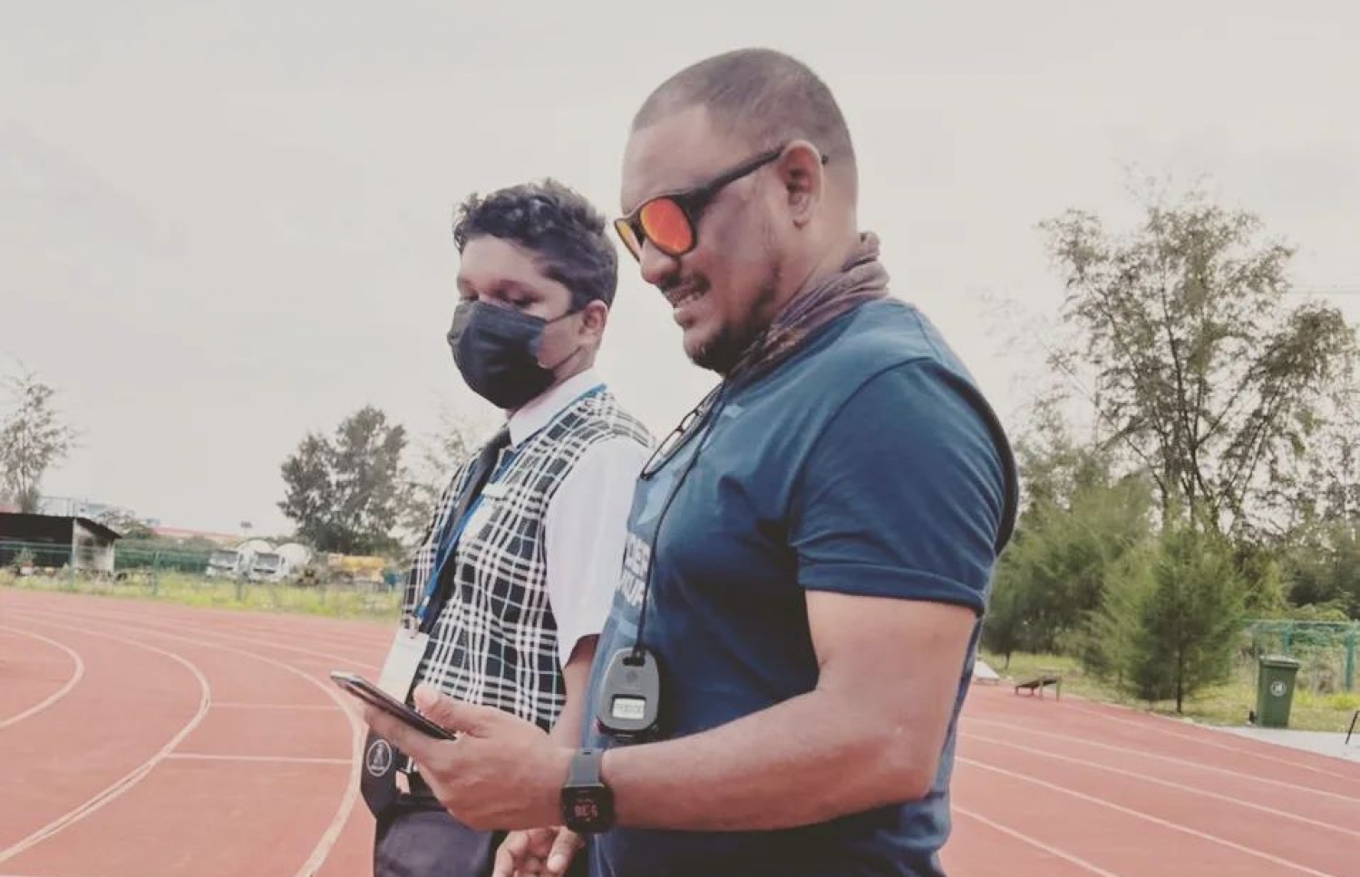 ހުޅުމާލޭ ޓްރެކްގައި ނަސީރު ޓްރޭނިންތައް ކުރިއަށް ގެންދާއިރު އޭނާގެ ފިރިހެން ދަރިފުޅު ބަލަހައްޓައިގެން: ދިގު މުއްދަތުގެ ޓްރޭނިންތަކަށް ސާއިދު އަނެއްކާ ވެސް ރާއްޖެއިން ބޭރުގައި ވަގުތު ހޭދަ ކުރަން ޖެހޭ ކަމަށް ނަސީރު ބުނި