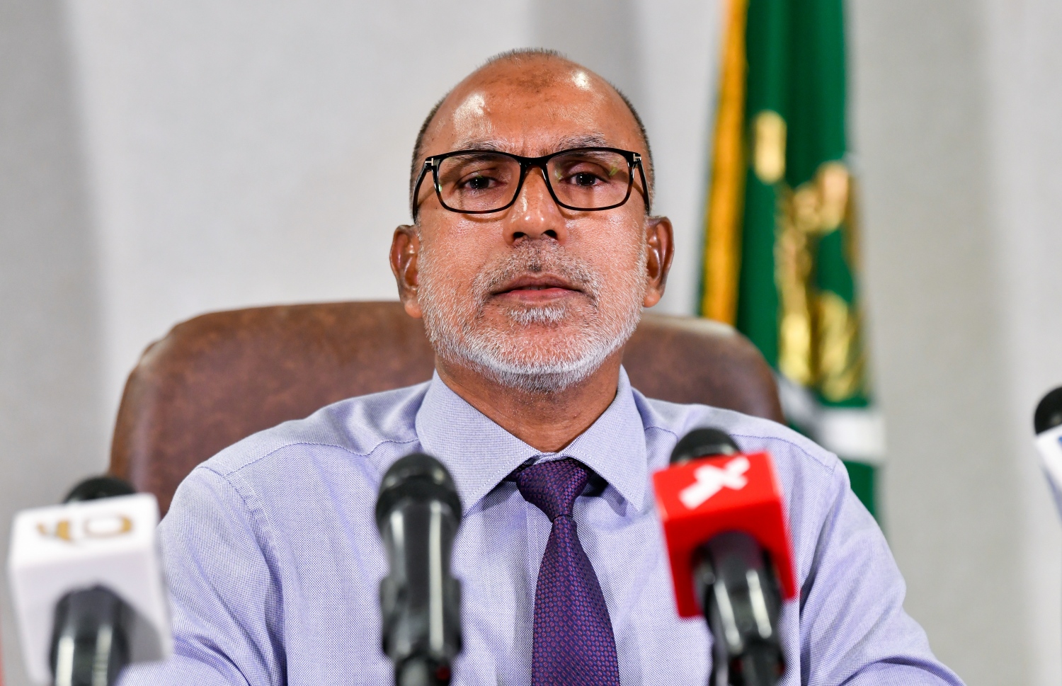 އިސްލާމިކް މިނިސްޓްރީން ރޯދަ މަހަށް ވަމުން އަންނަ ތައްޔާރީތަކާ ގުޅޭ ގޮތުން ނޫސްވެރިންނަށް މައުލޫމާތު ދިނުމަށް އިސްލާމީ މަރުކަޒުގައި ހެނދުނު ބޭއްވި ޕްރެސްގައި މިނިސްޓަރު ޑރ. އަހްމަދު ޒާހިރު ވާހަކަދައްކަވަނީ.-- ފޮޓޯ: ފަޔާޒް މޫސާ / މިހާރު