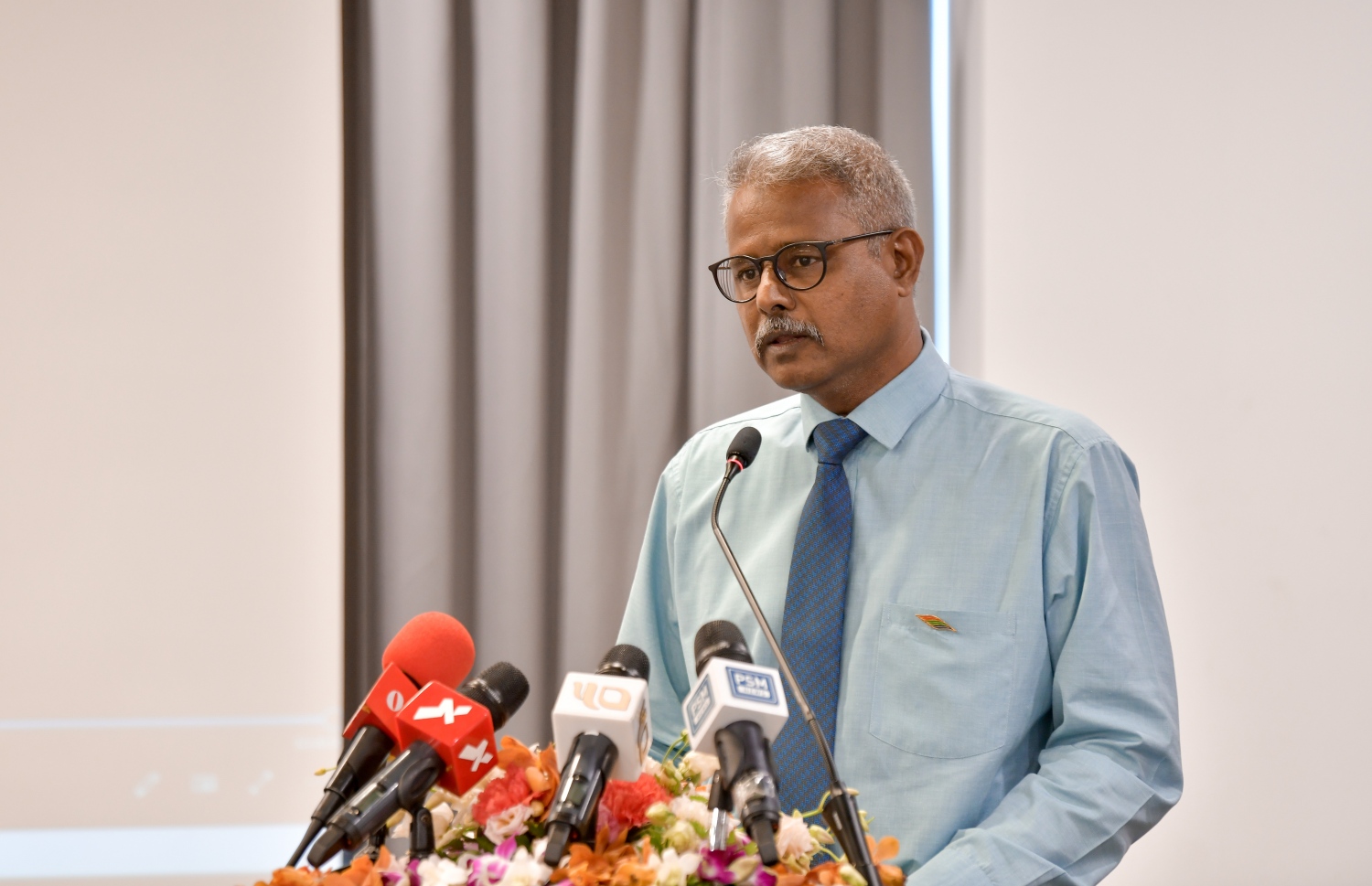 މާލެ- މާޗް 29، 2022: އަވިން އިޔާދަކުރަނިވި ހަކަތަ އުފެއްދުމުގެ ބޮޑު މަޝްރޫއުގައި ސޮއިކުރުމަށް ބޭއްވި ރަސްމިއްޔާތުގައި ފެނަކަ ކޯޕަރޭޝަންގެ ޗެއާމަން މުހައްމަދު ރަޝީދު ވާހަކަ ދައްކަވަނީ -- ފޮޓޯ: ނިޝާން އަލީ | މިހާރު