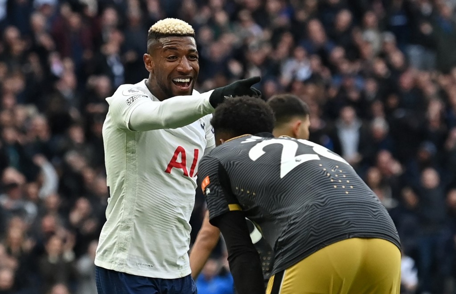 އެމަސަން ރޯޔަލް މިރޭ ޖެހި ލަނޑަކީ އޭނާ ޓޮޓެނަހަމަށް ޖަހައިދިން ފުރަތަމަ ލަނޑު.-- ފޮޓޯ: އޭއެފްޕީ