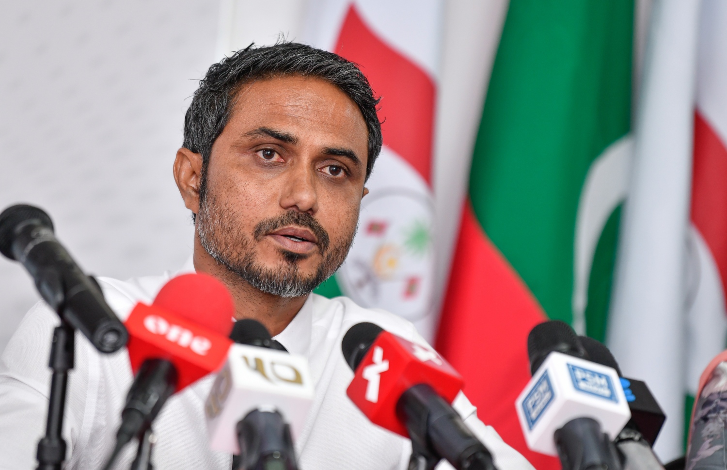 ކޮމިޝަނުގެ ބެކްލޮގާ ގުޅޭ ގޮތުން މެމްބަރު ތޯހާ ވާހަކަ ދައްކަވަނީ. -- ފޮޓޯ: ނިޝާން އަލީ / މިހާރު