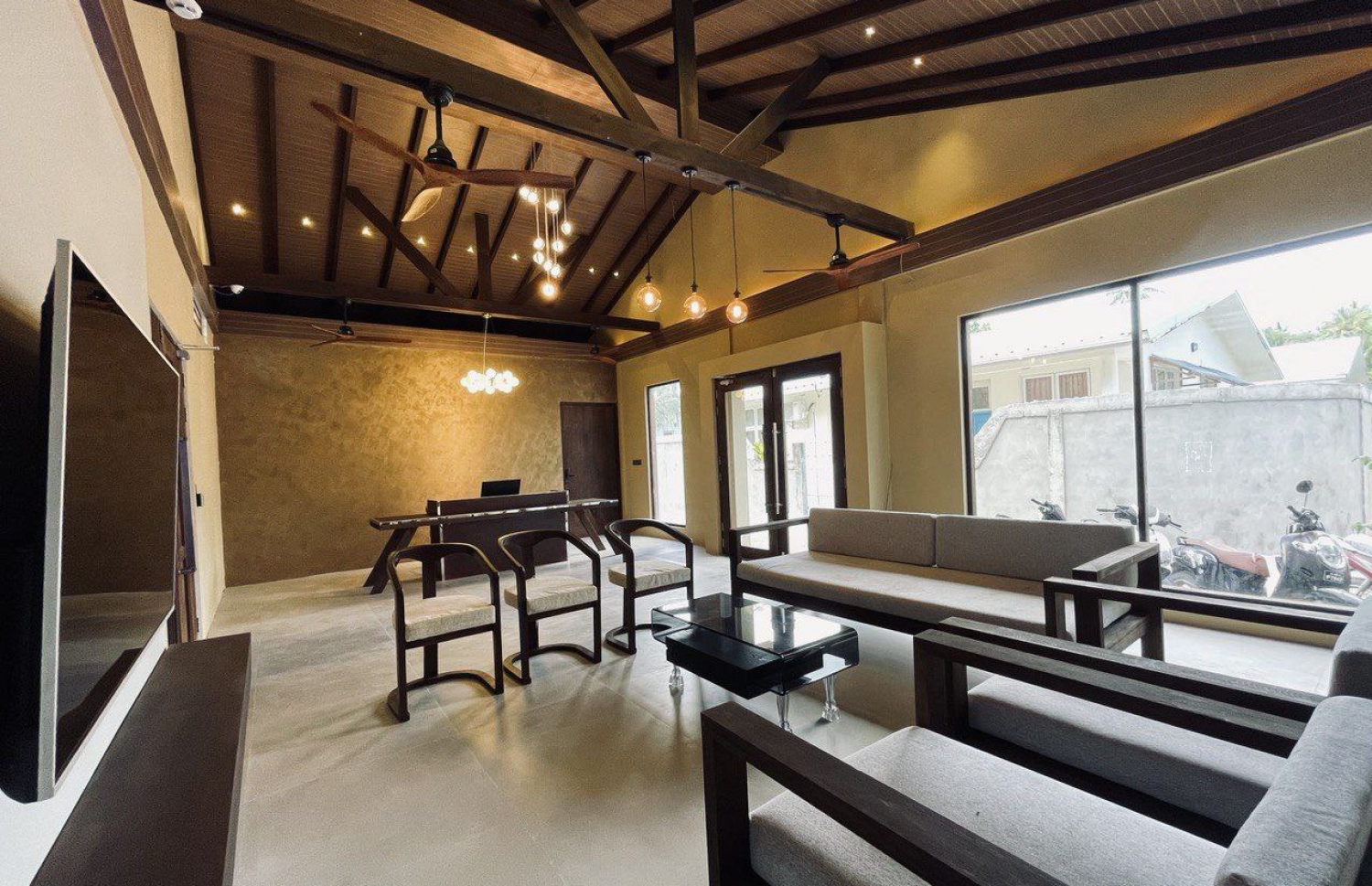 ވިލެޖް ލައިފް މޯލްޑިވްސްގެ ލޮބީ އޭރިއާ