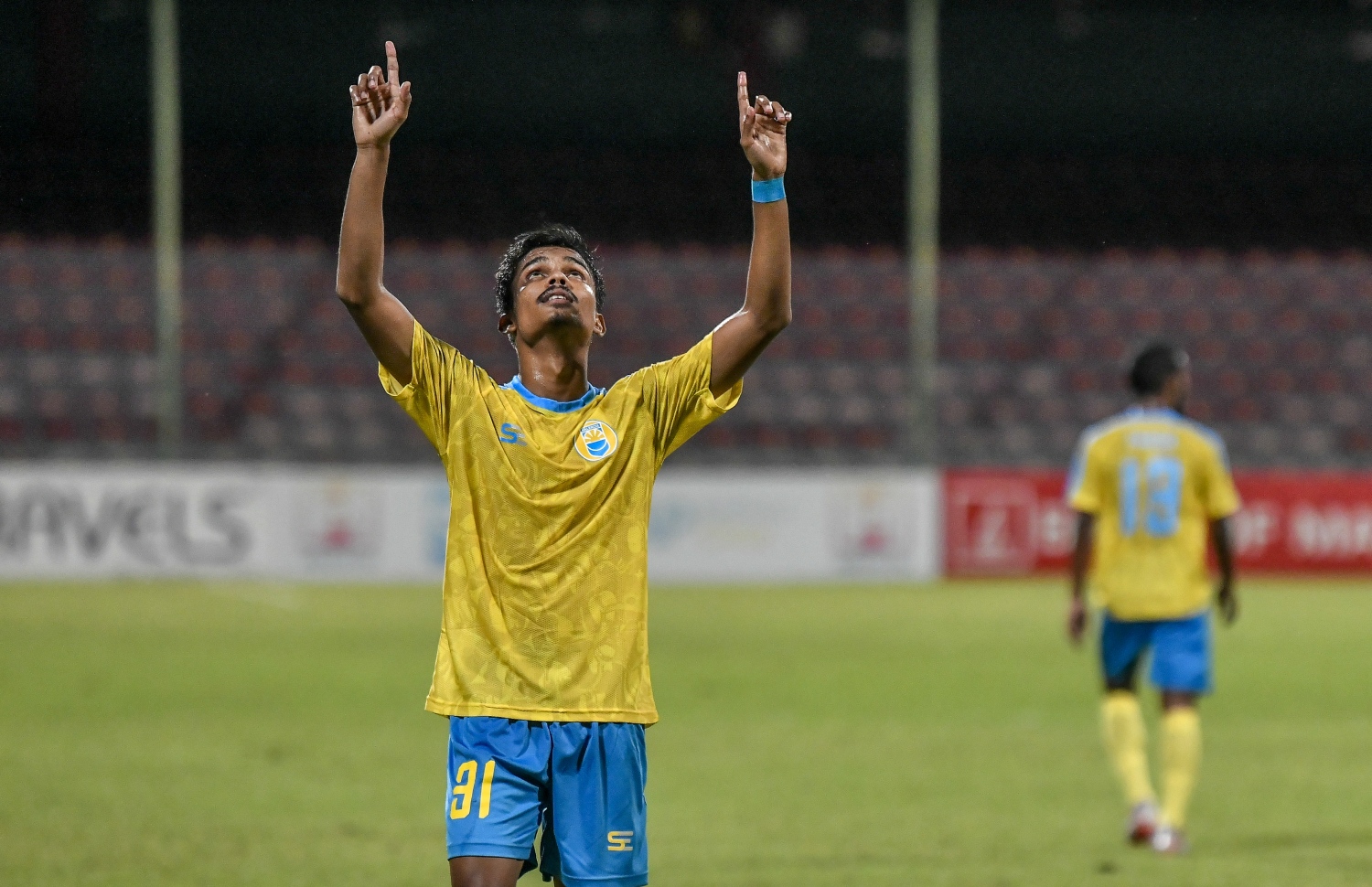 ވެލެންސިއާގެ އަބްދުﷲ ޔާމީން (ޔާން) ލަނޑު ޖެހުމަށް ފަހު އުފާފާޅު ކުރަނީ: ވެލެންސިއާގެ ދެވަނަ ލަނޑު ޖަހަން ވެސް ފުރުސަތު ތަނަވަސް ކޮށްދިނީ އޭނާ --- ފޮޓޯ: ފަޔާޒު މޫސާ | މިހާރު